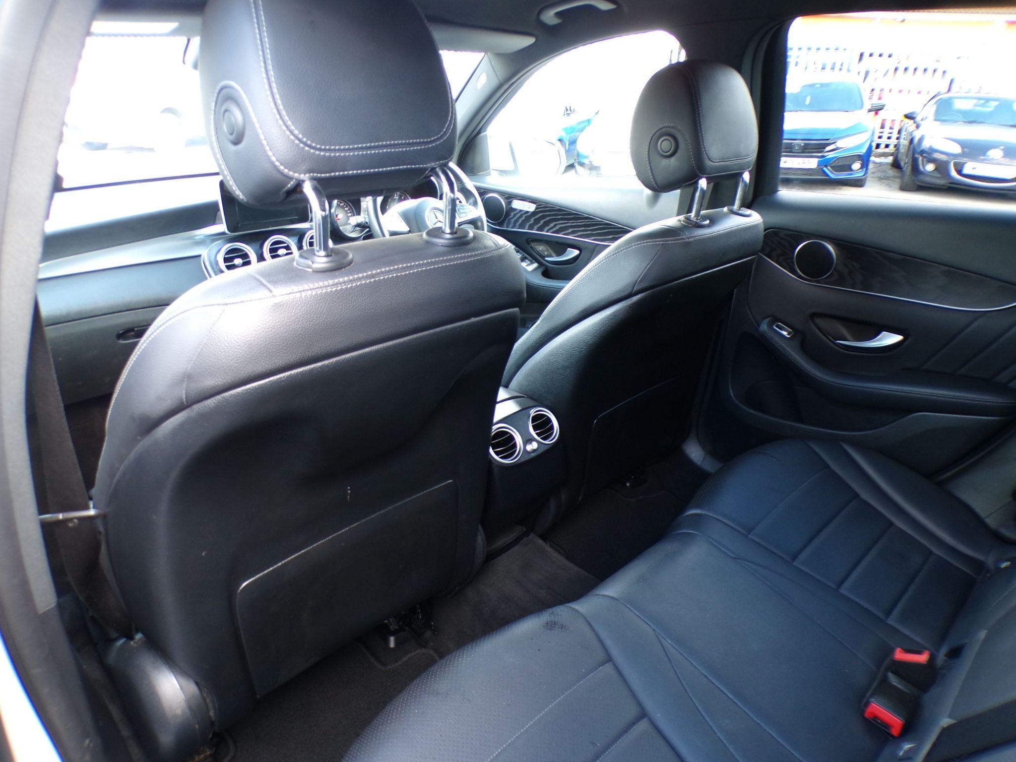 Mercedes-Benz GLC Image 32