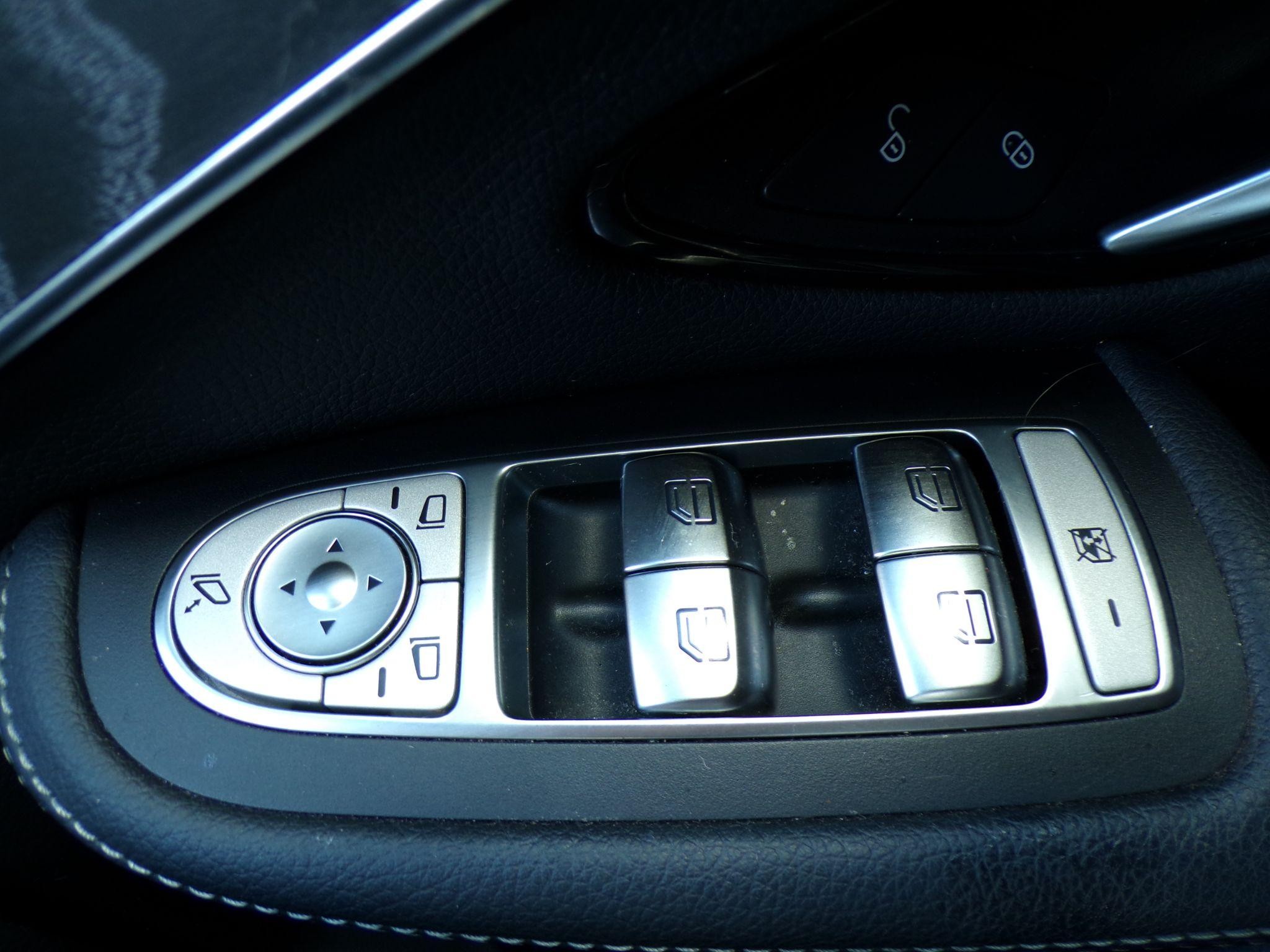 Mercedes-Benz GLC Image 33