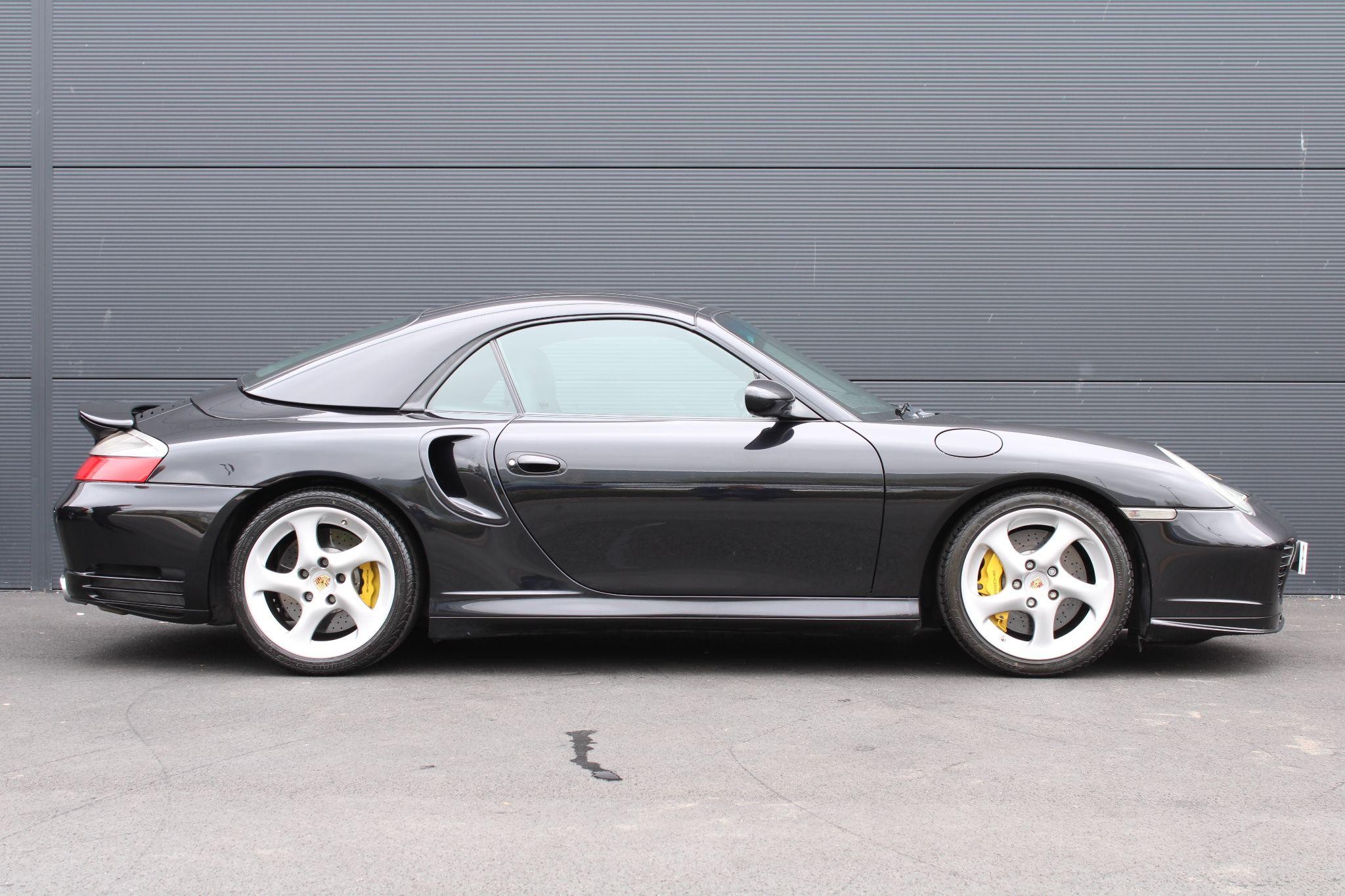 Porsche 911 Image 16