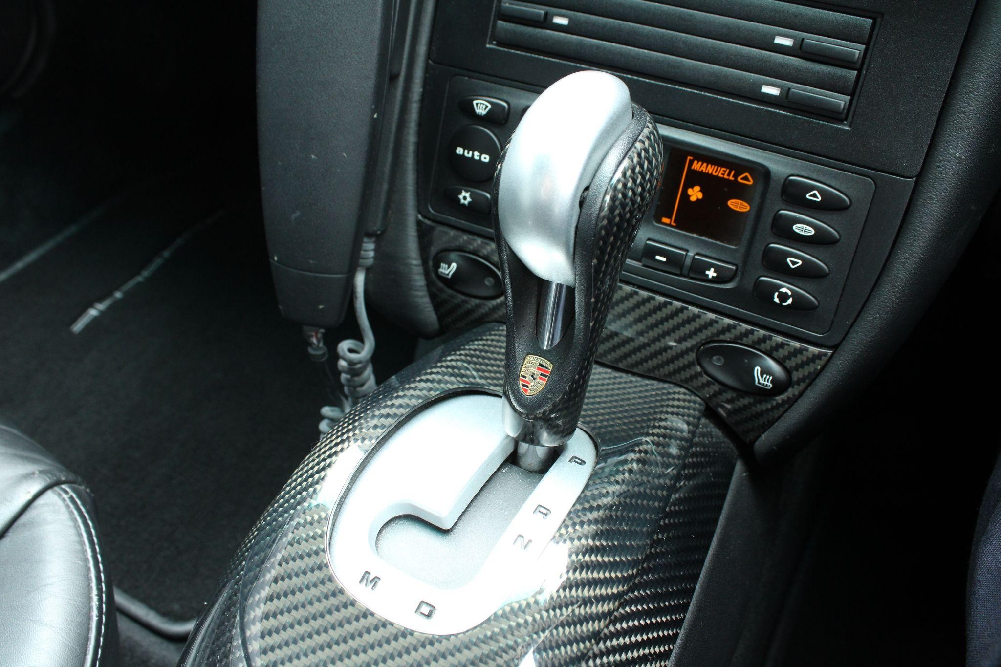 Porsche 911 Image 18