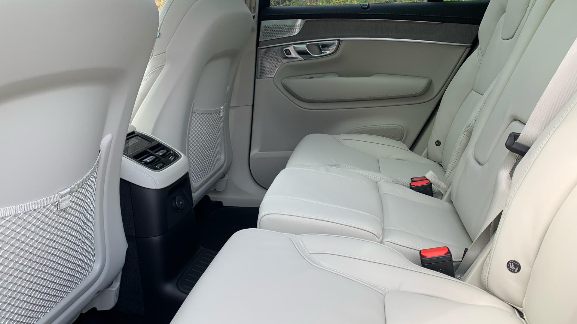 Volvo XC90 Image 10