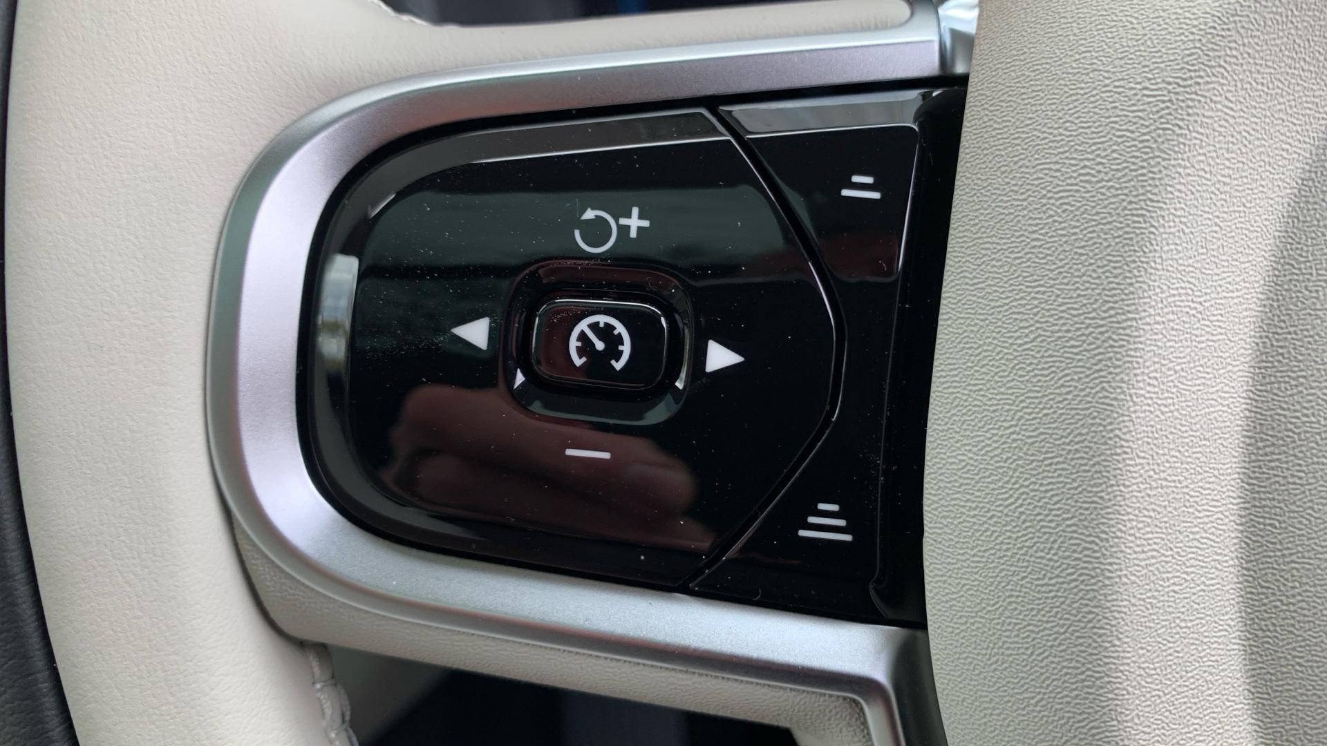 Volvo XC90 Image 18