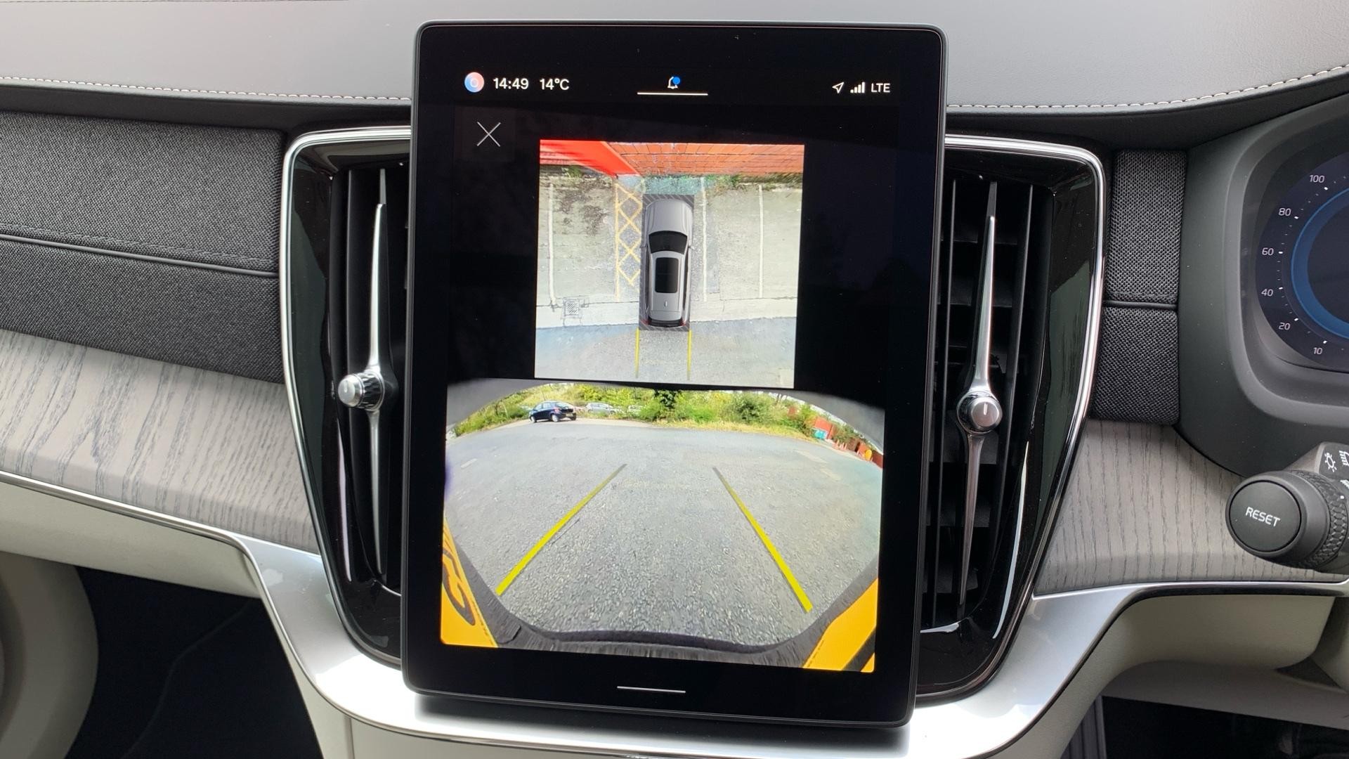 Volvo XC90 Image 32