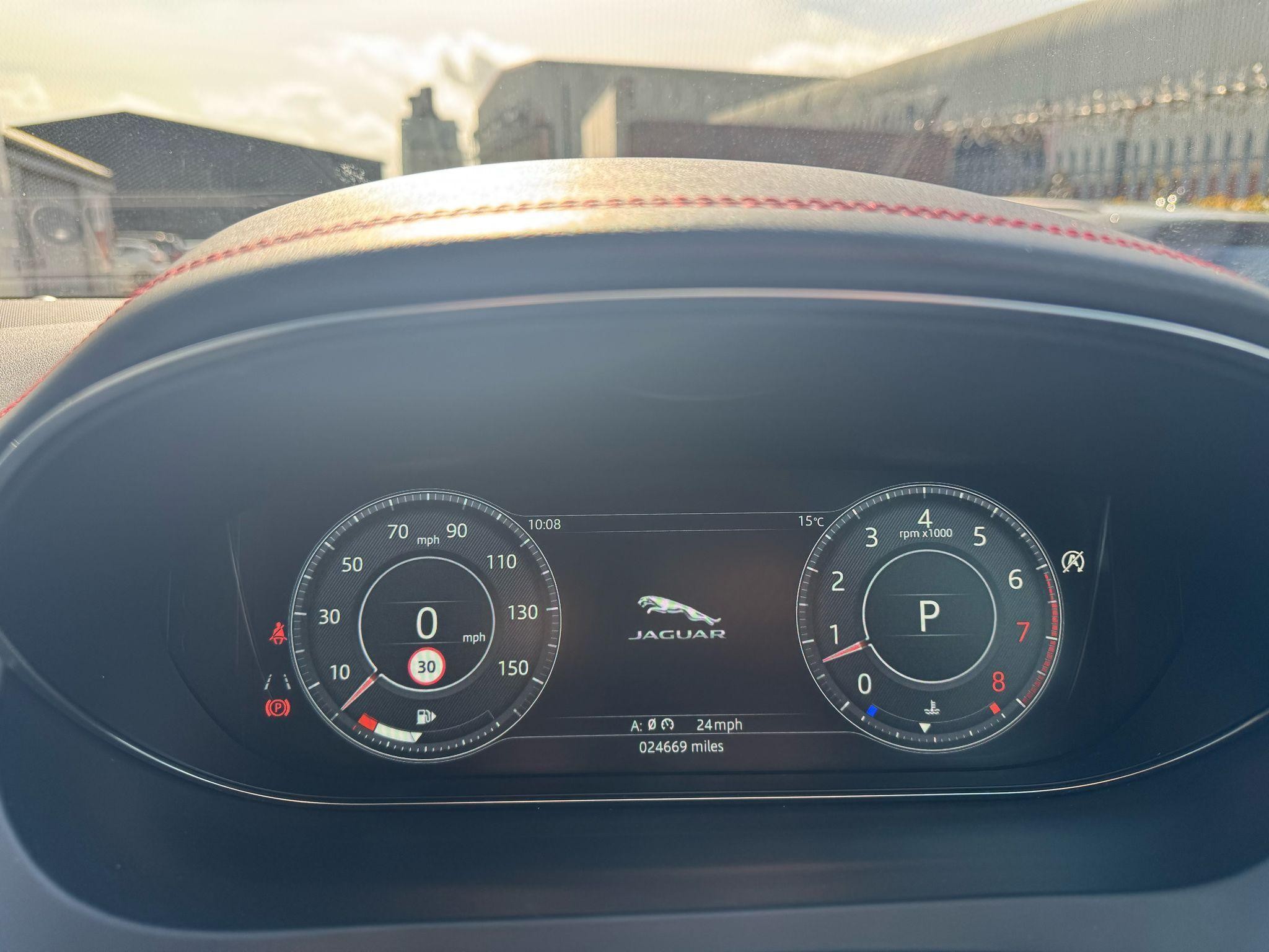 Jaguar E-Pace Image 14