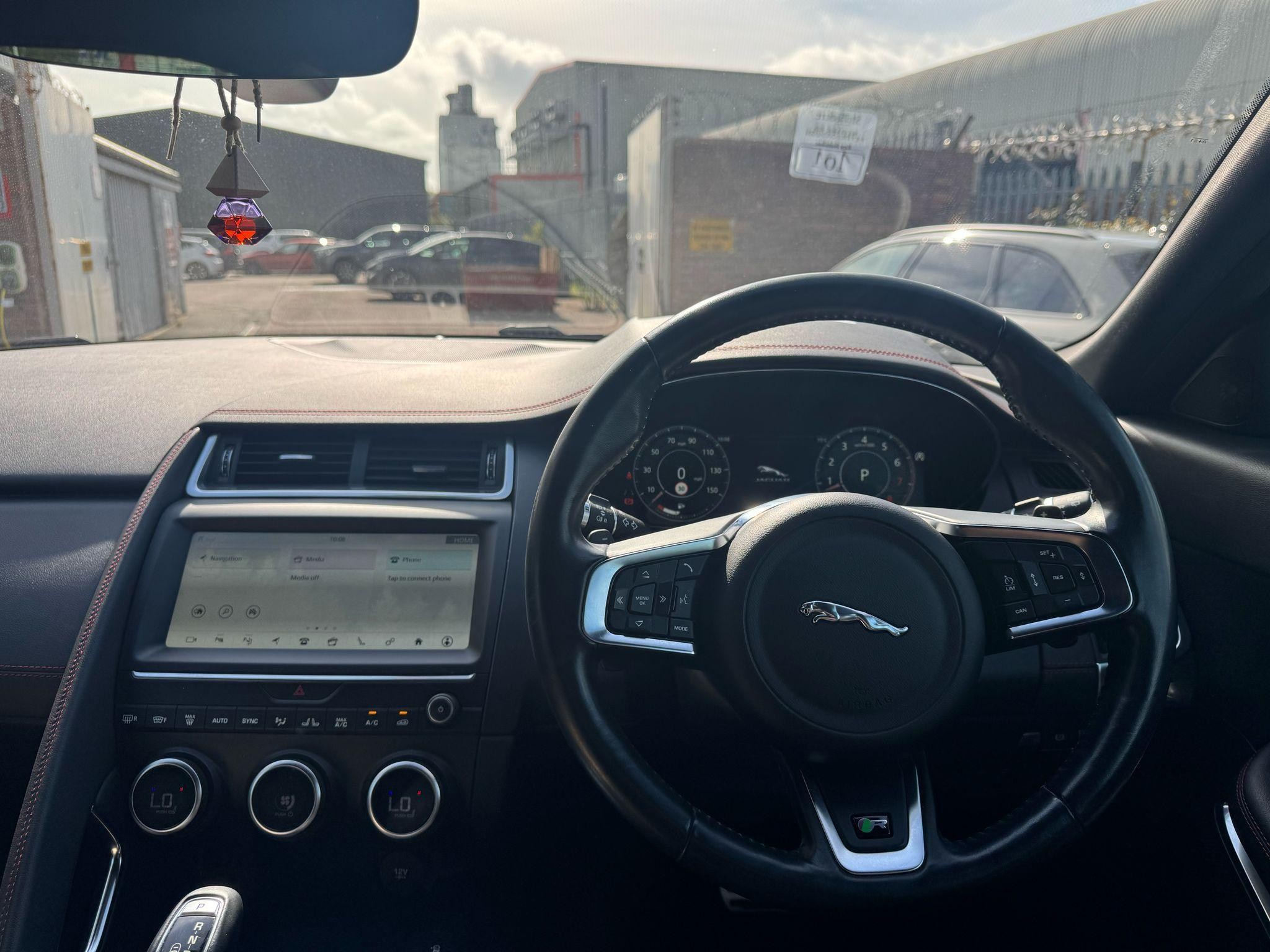 Jaguar E-Pace Image 15