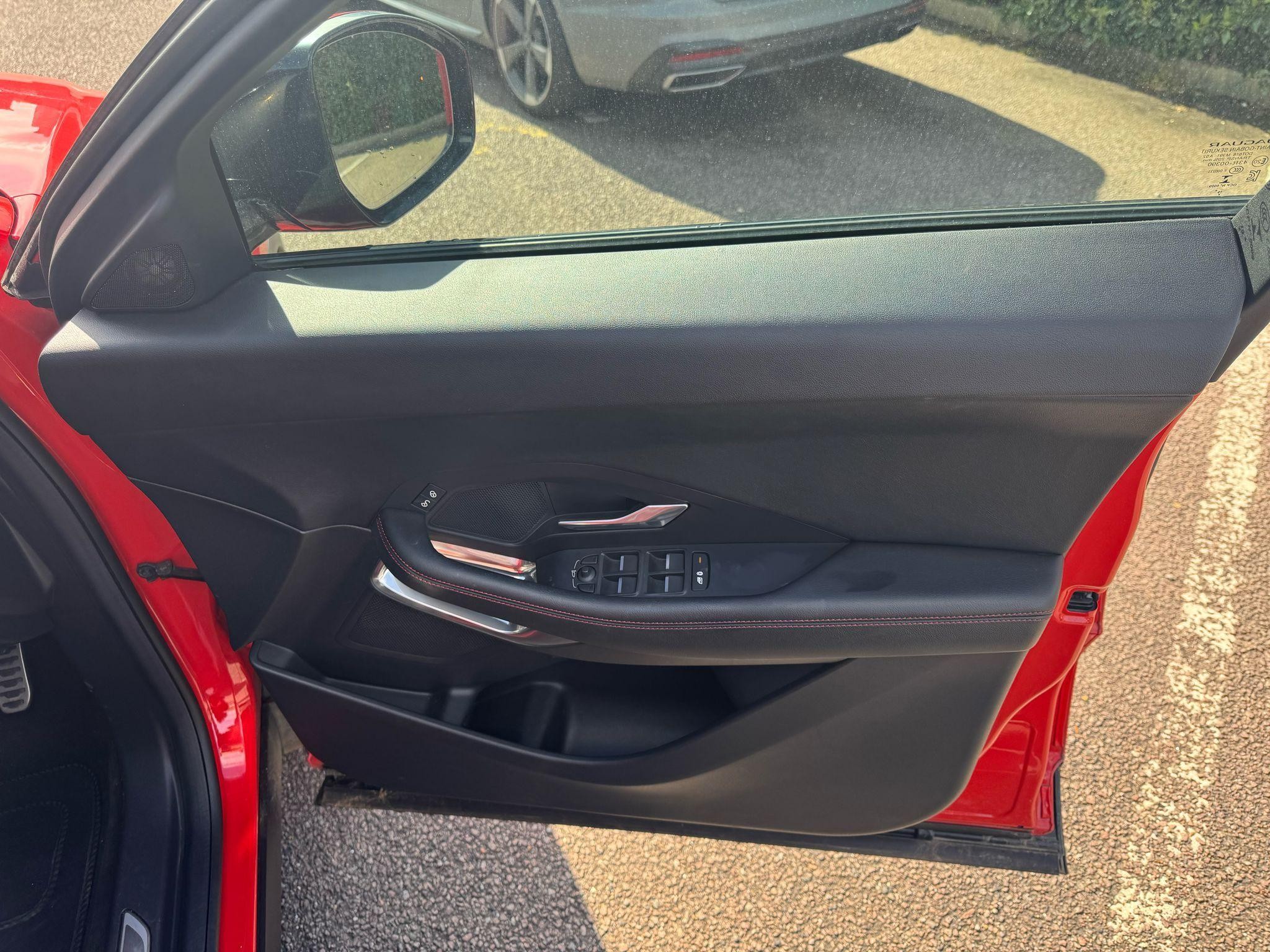 Jaguar E-Pace Image 17