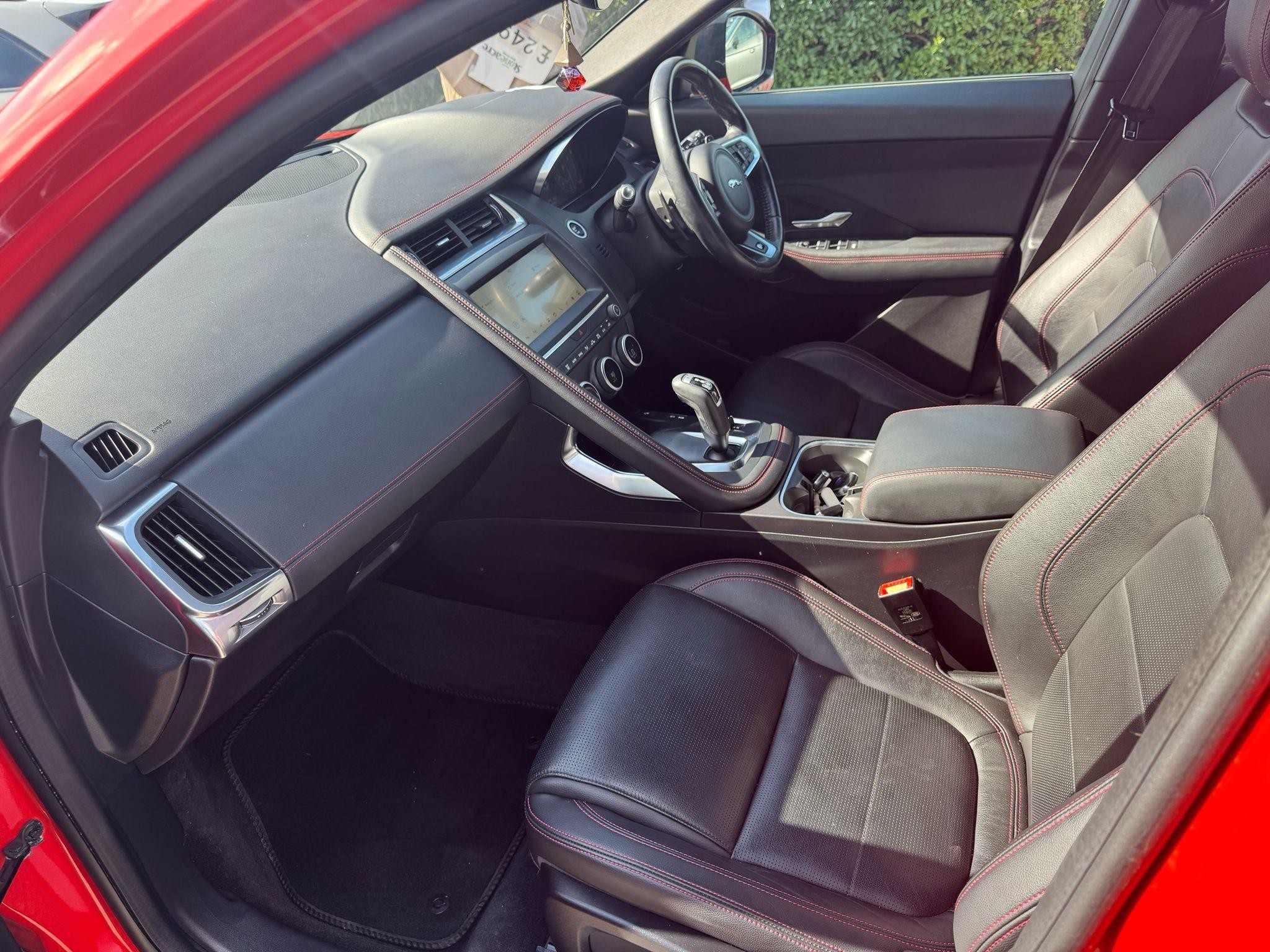 Jaguar E-Pace Image 20