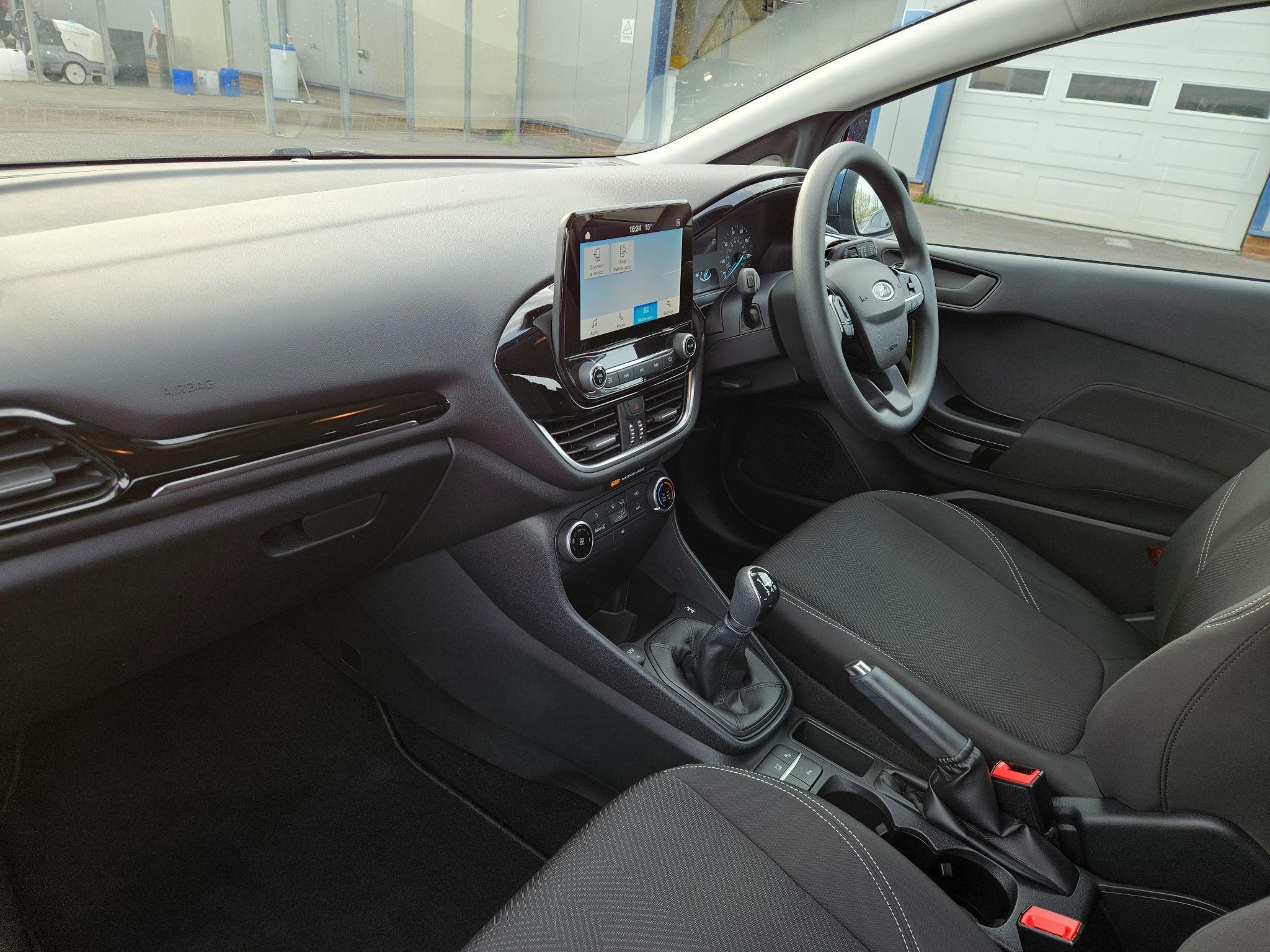 Ford Fiesta Image 13