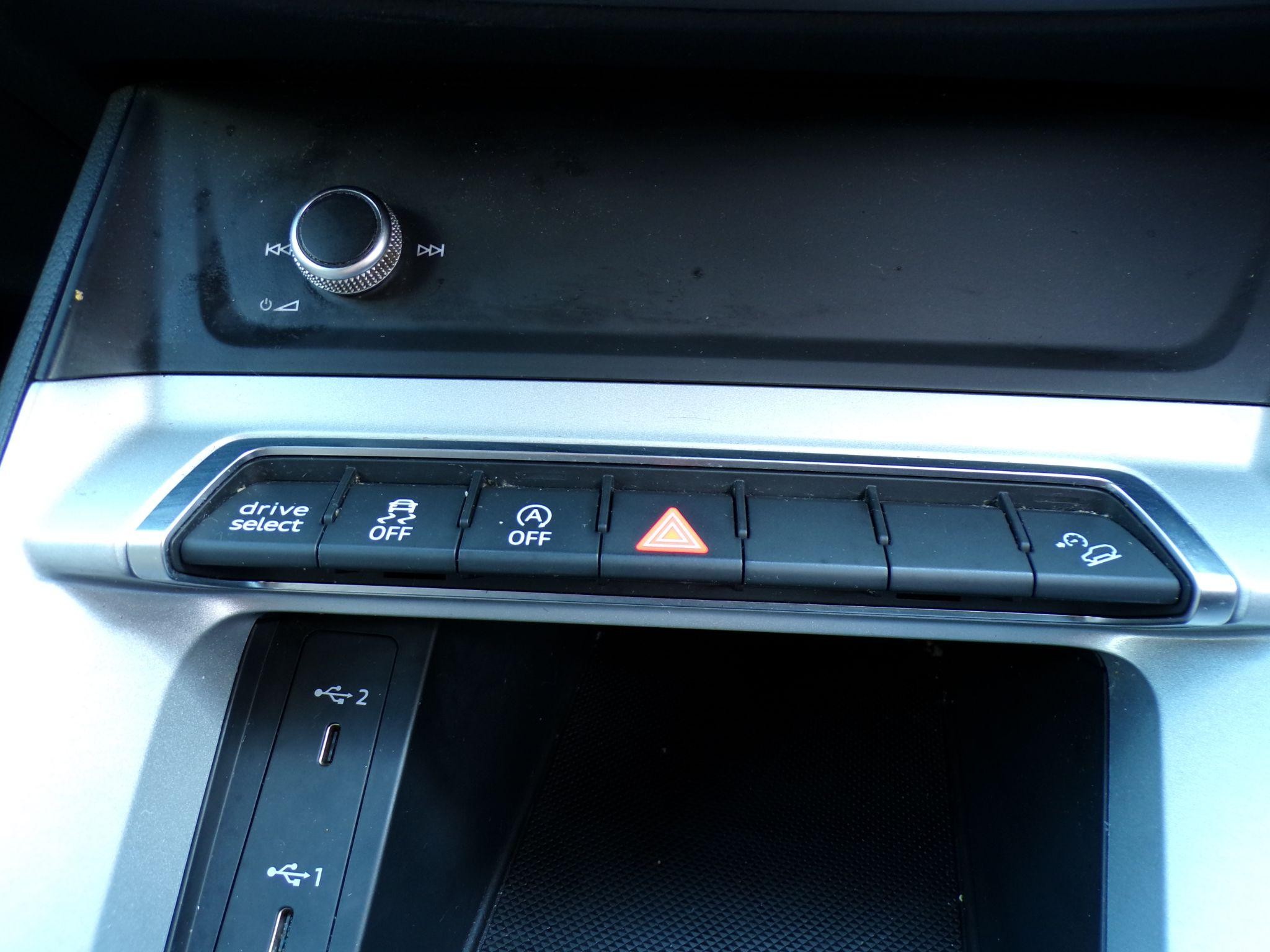 Audi Q3 Image 20