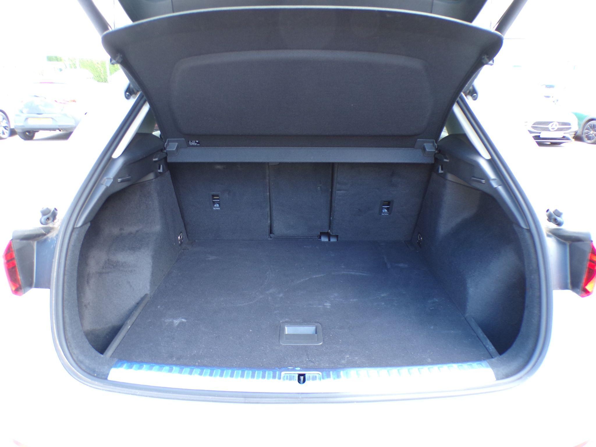 Audi Q3 Image 32