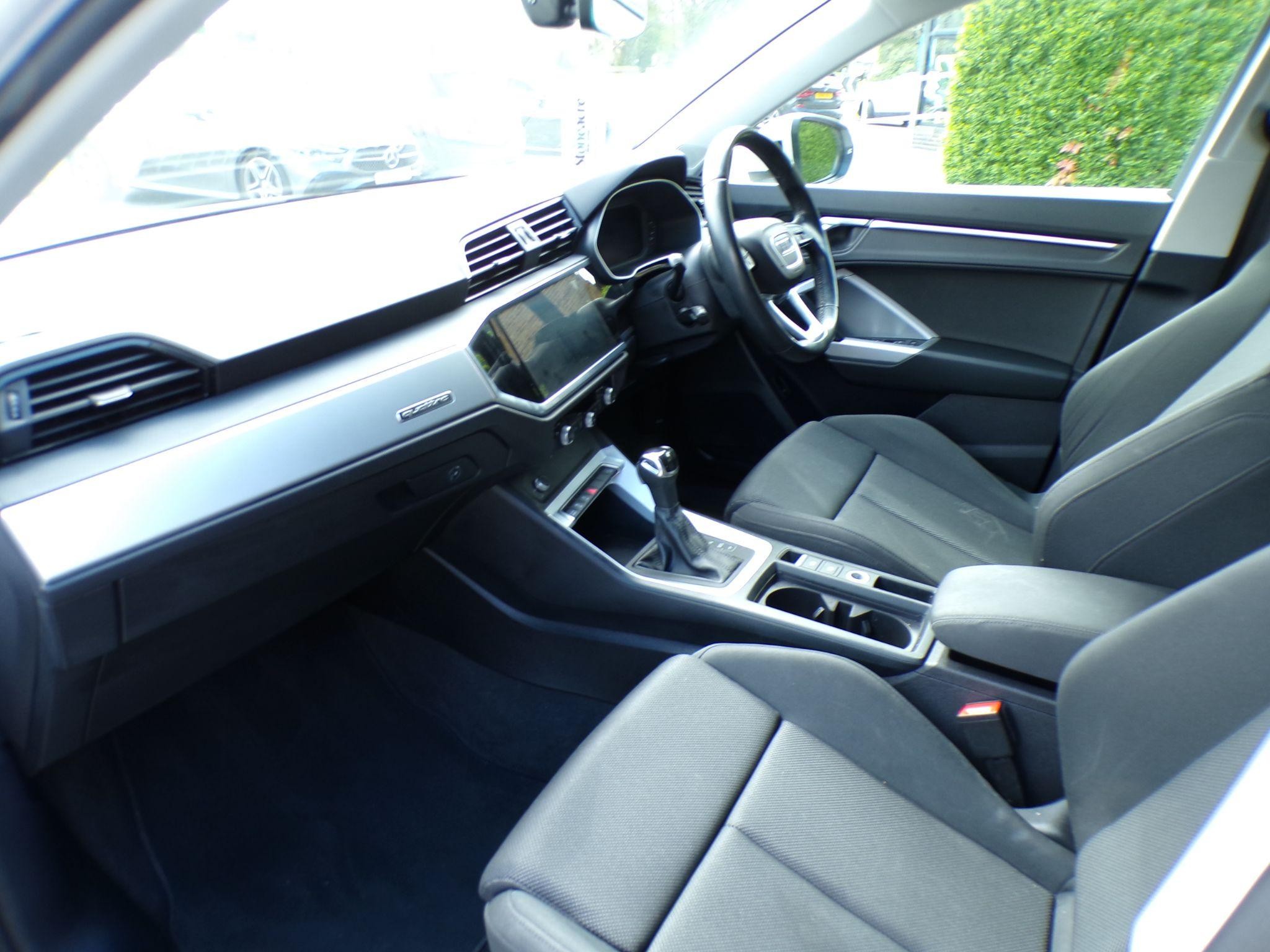 Audi Q3 Image 33