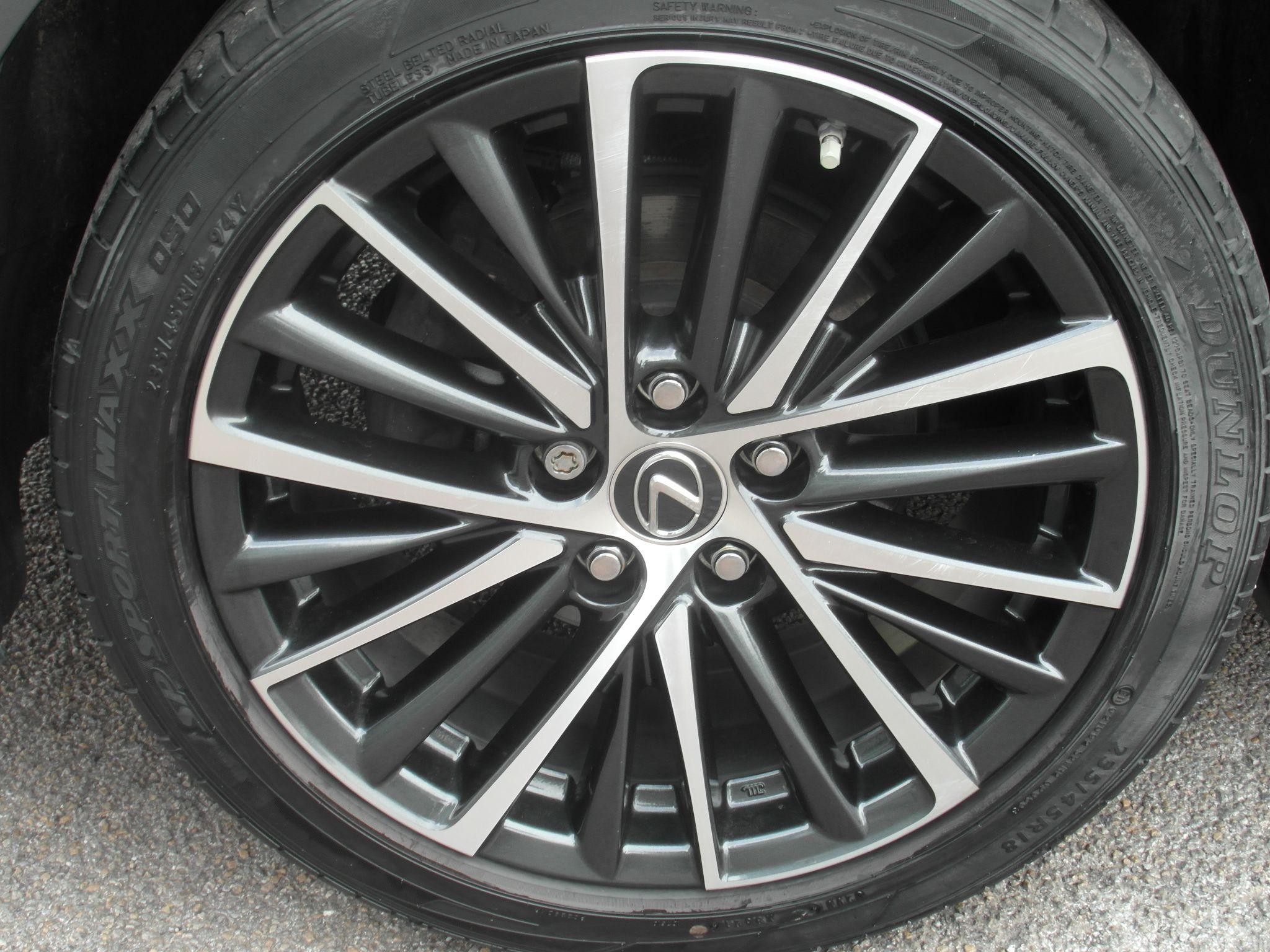 Lexus ES Image 20