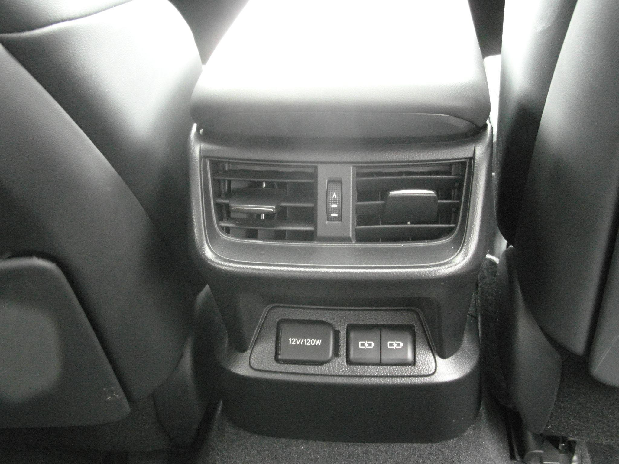 Lexus ES Image 29