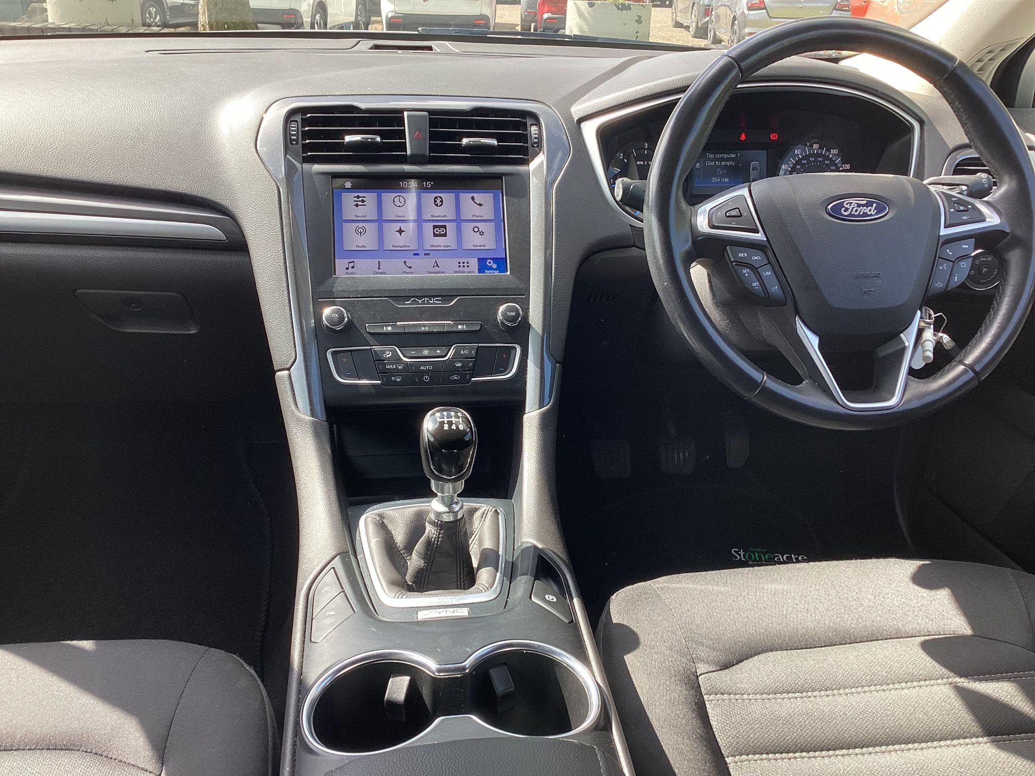 Ford Mondeo Image 9