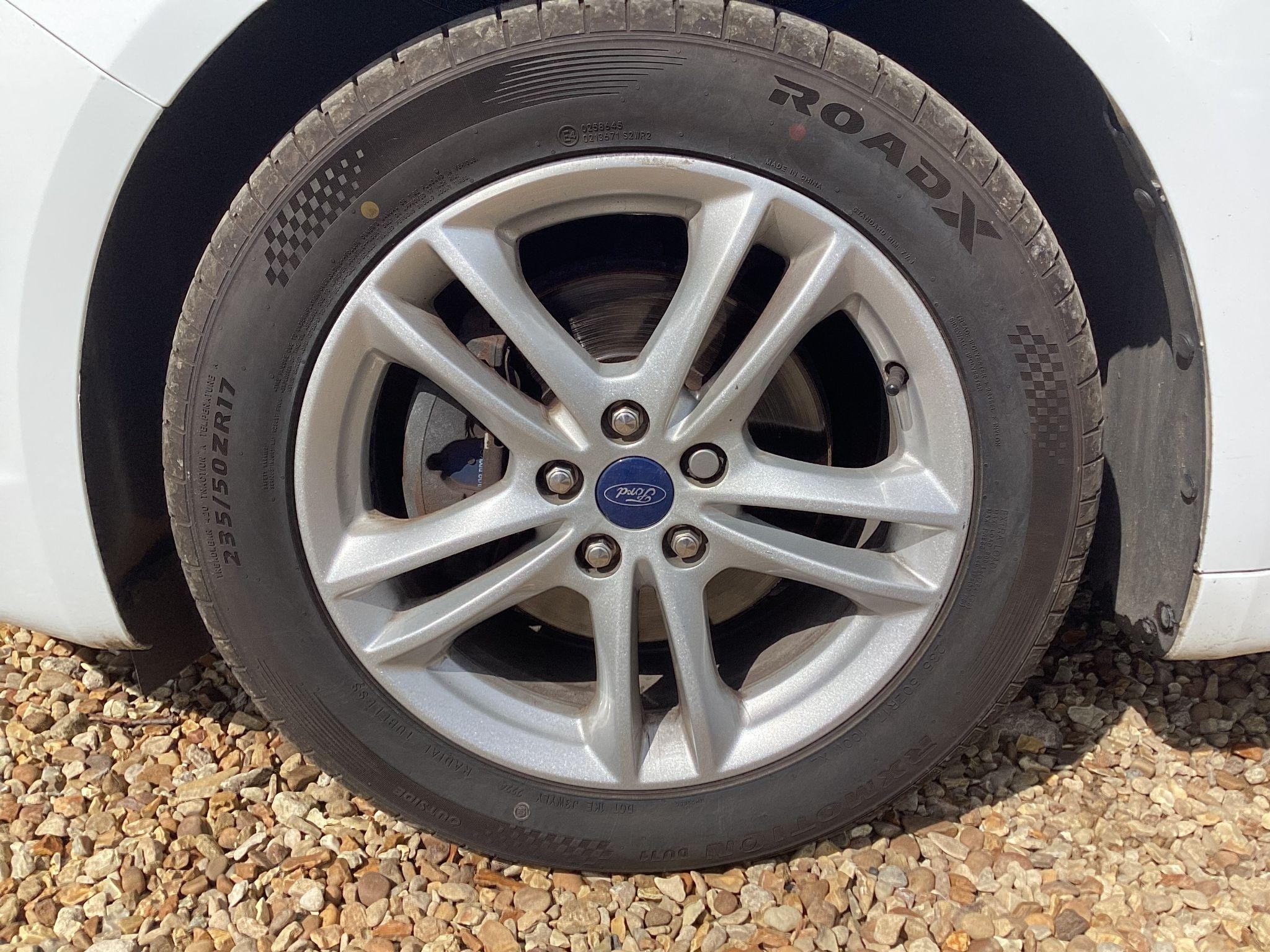 Ford Mondeo Image 12