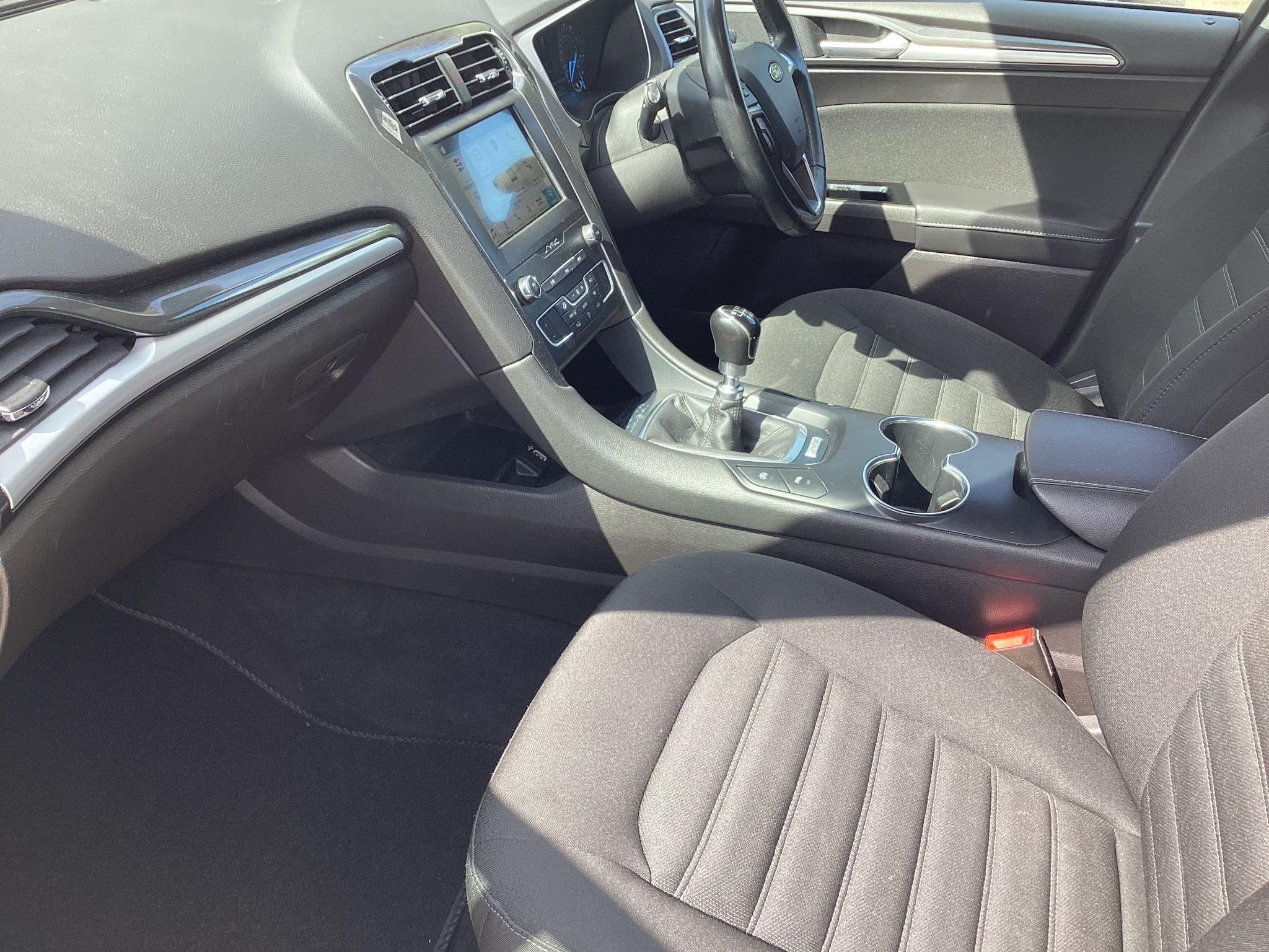 Ford Mondeo Image 14