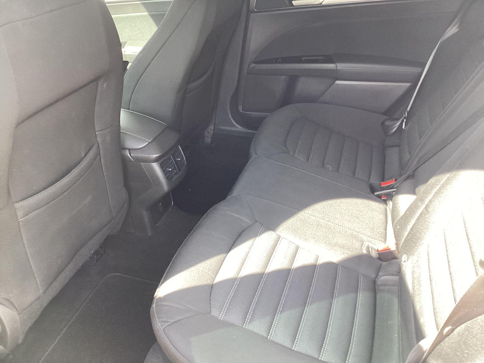 Ford Mondeo Image 15
