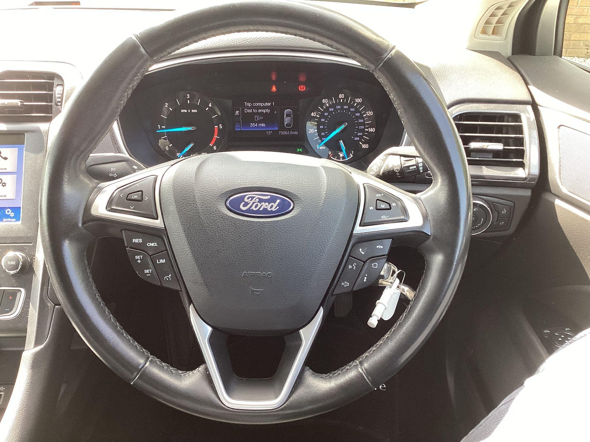 Ford Mondeo Image 17