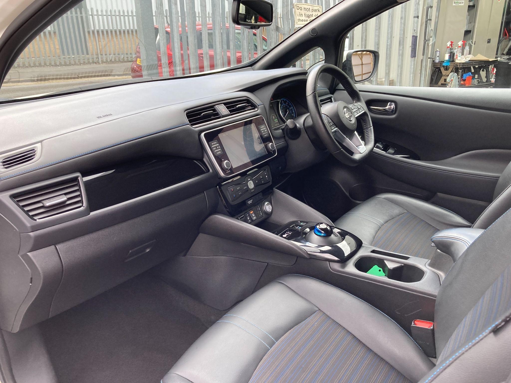 Nissan LEAF Image 9