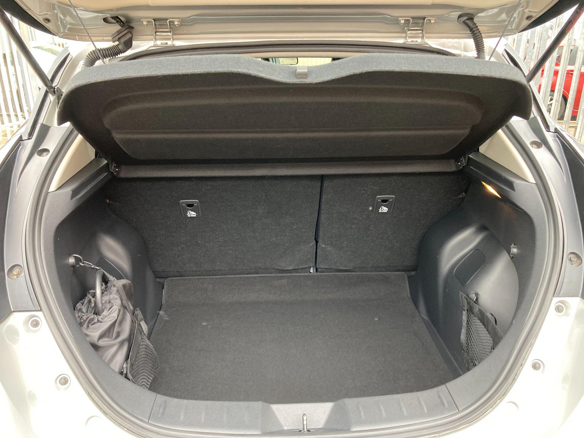 Nissan LEAF Image 12
