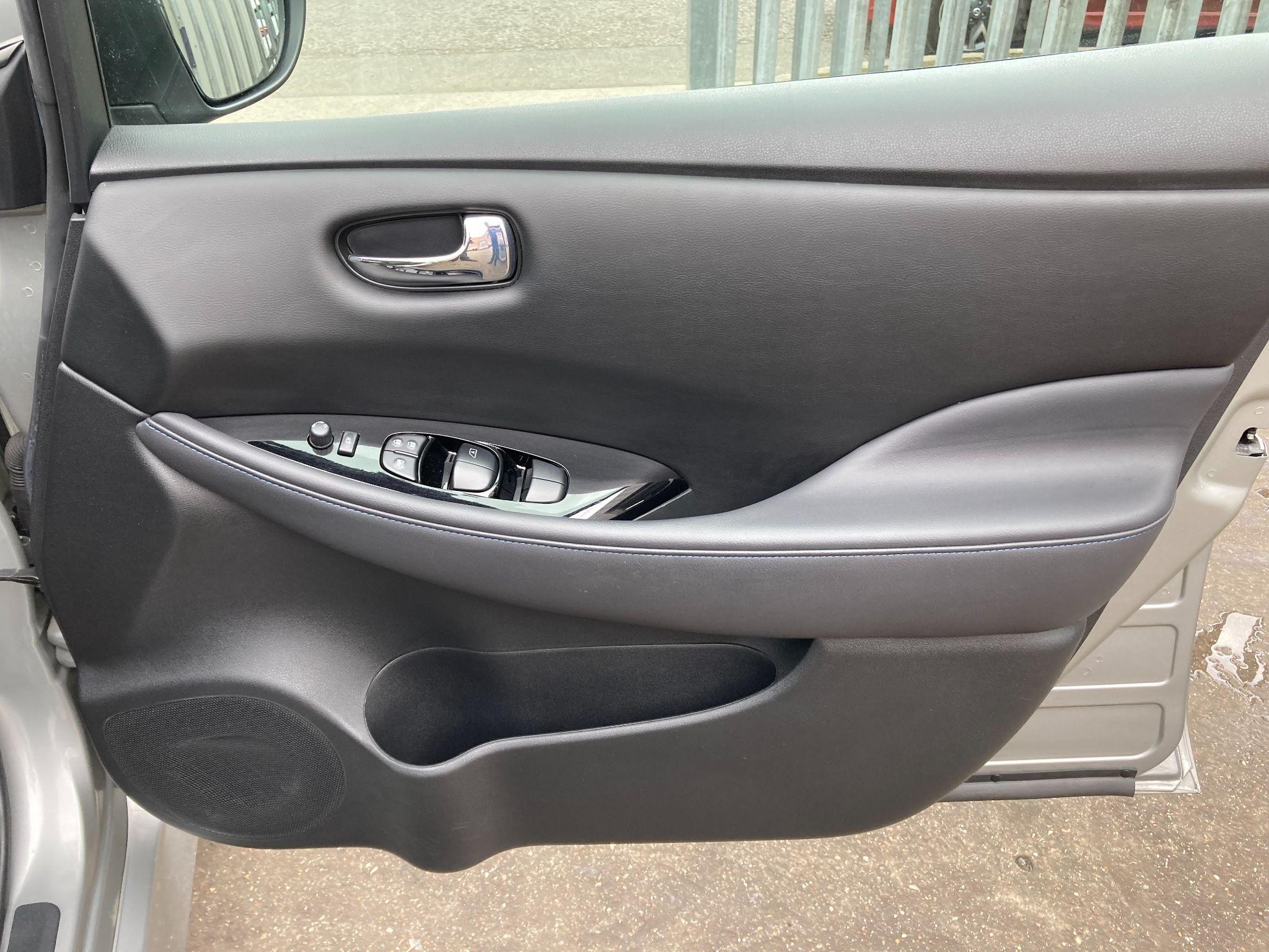 Nissan LEAF Image 16