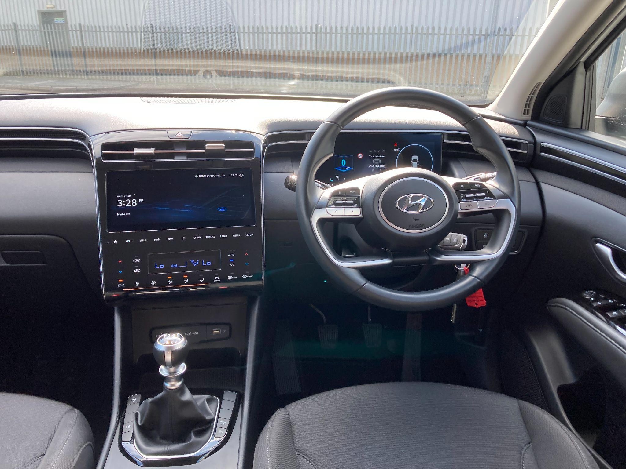 Hyundai TUCSON Image 12