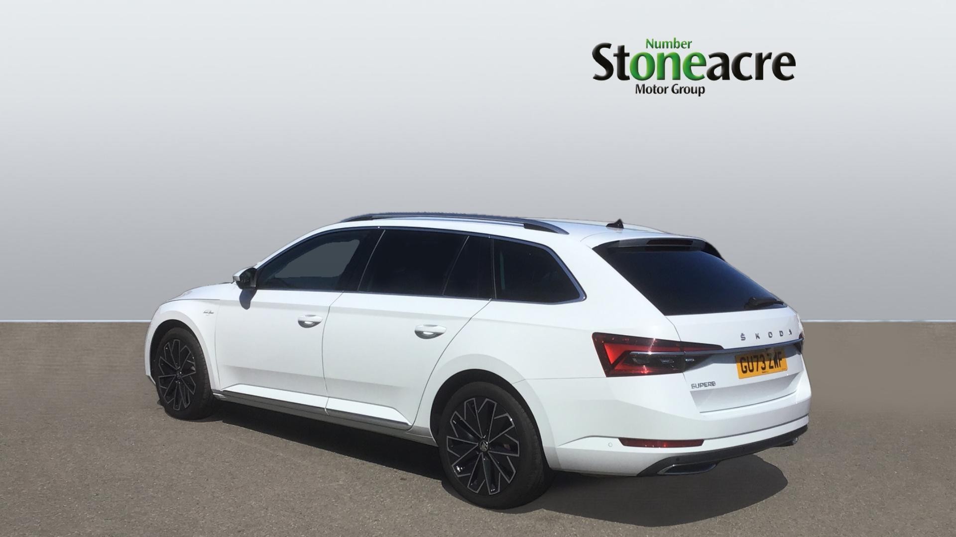Skoda Superb Image 2