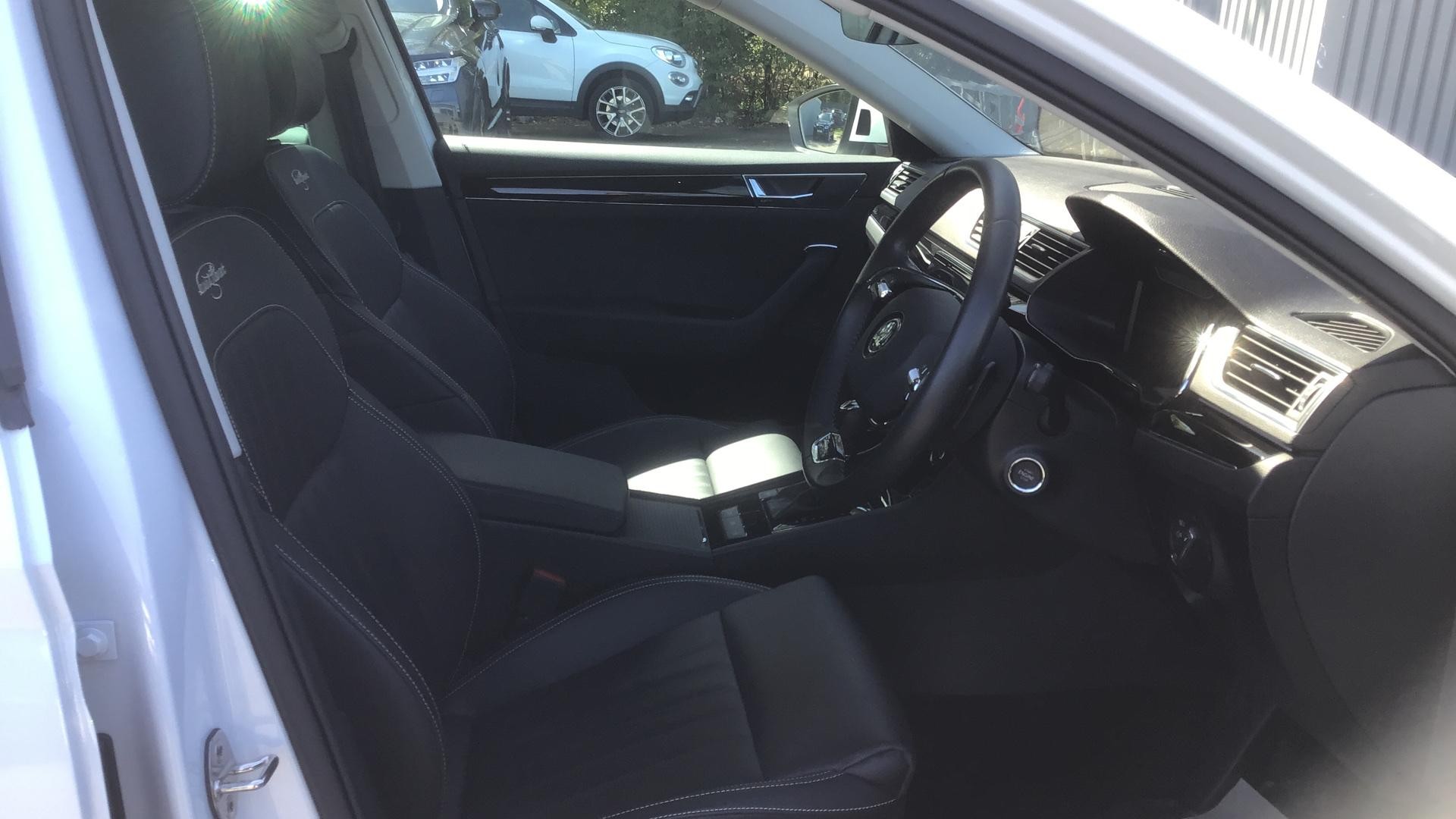Skoda Superb Image 9