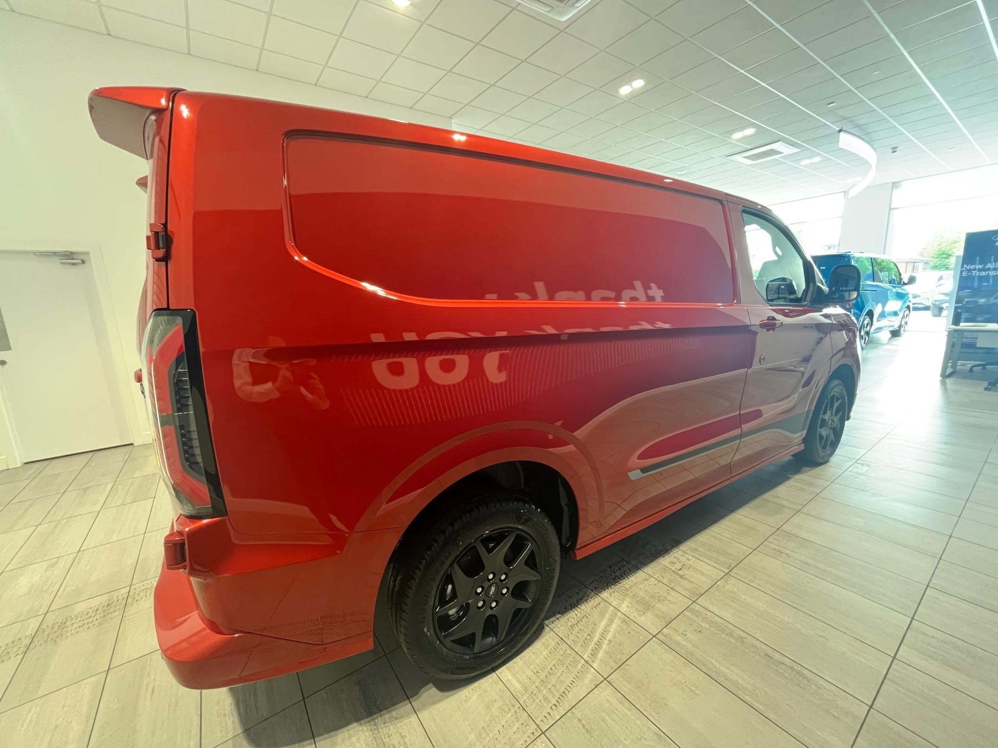 Ford Transit Custom Image 4