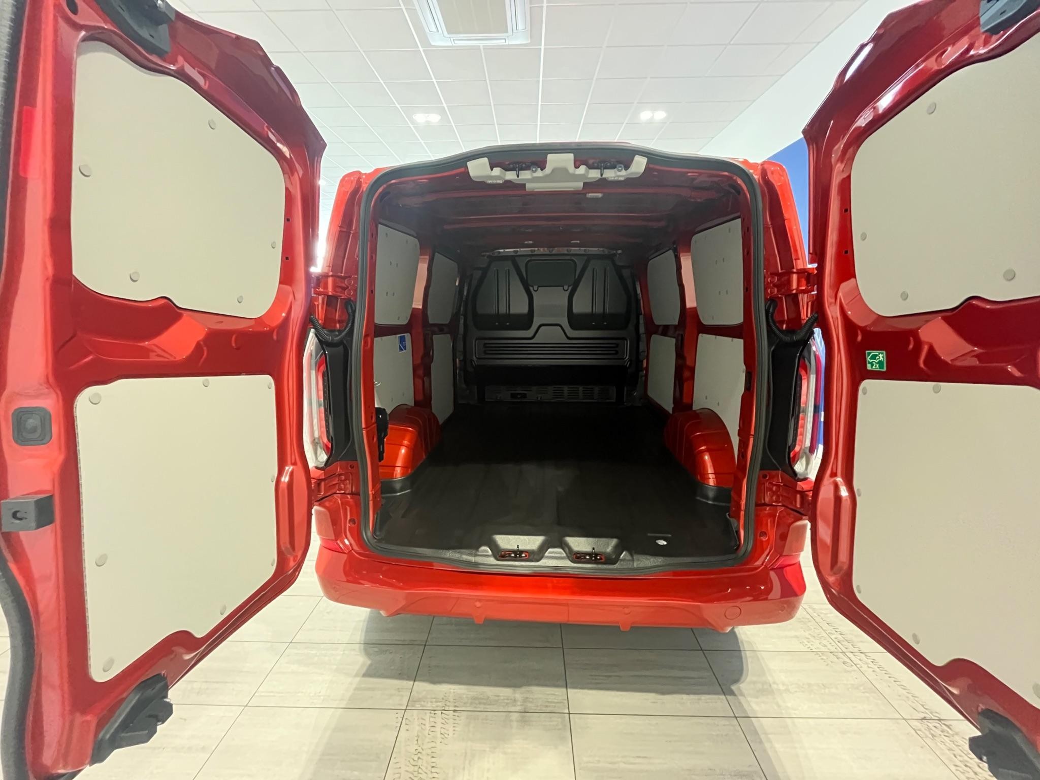 Ford Transit Custom Image 9