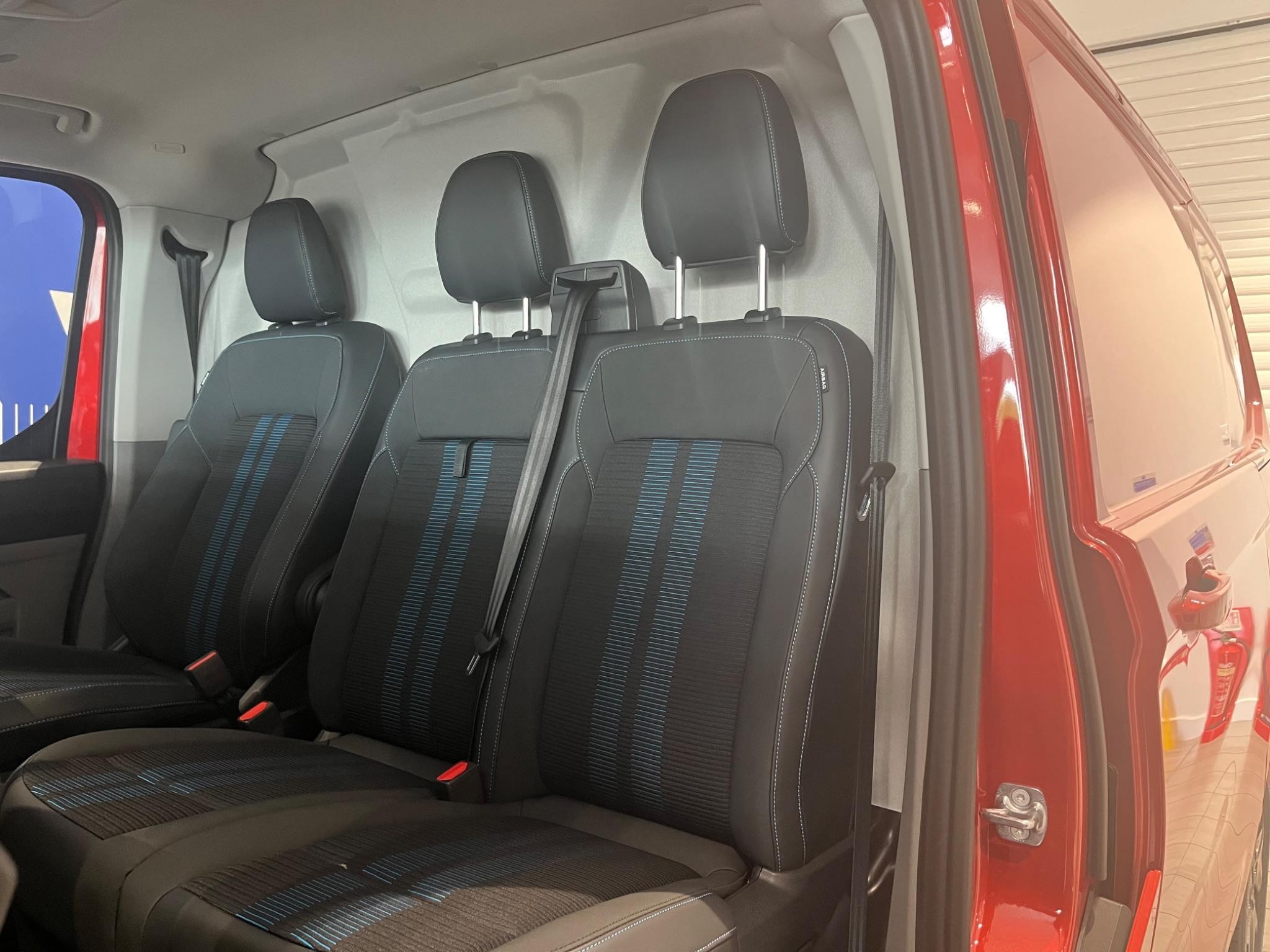 Ford Transit Custom Image 12