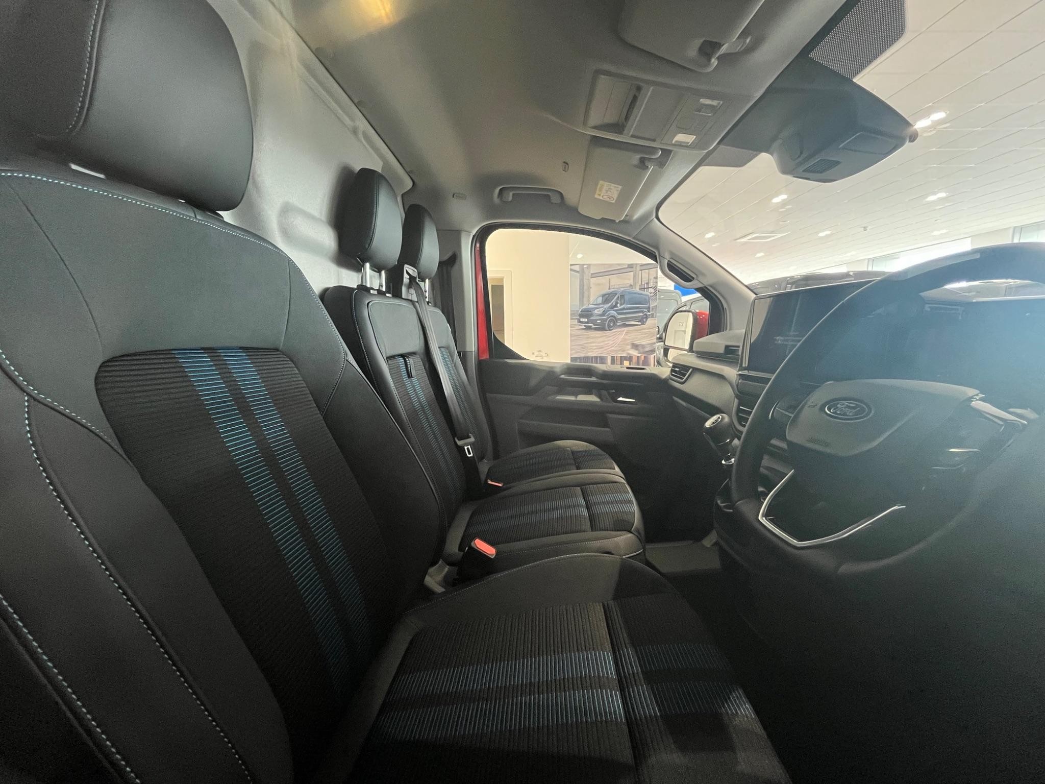 Ford Transit Custom Image 10