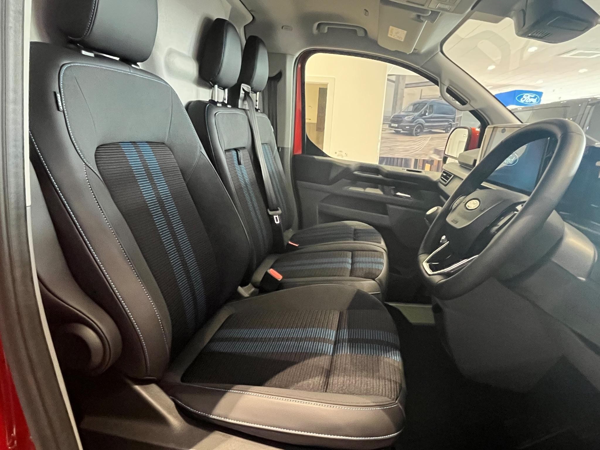 Ford Transit Custom Image 11