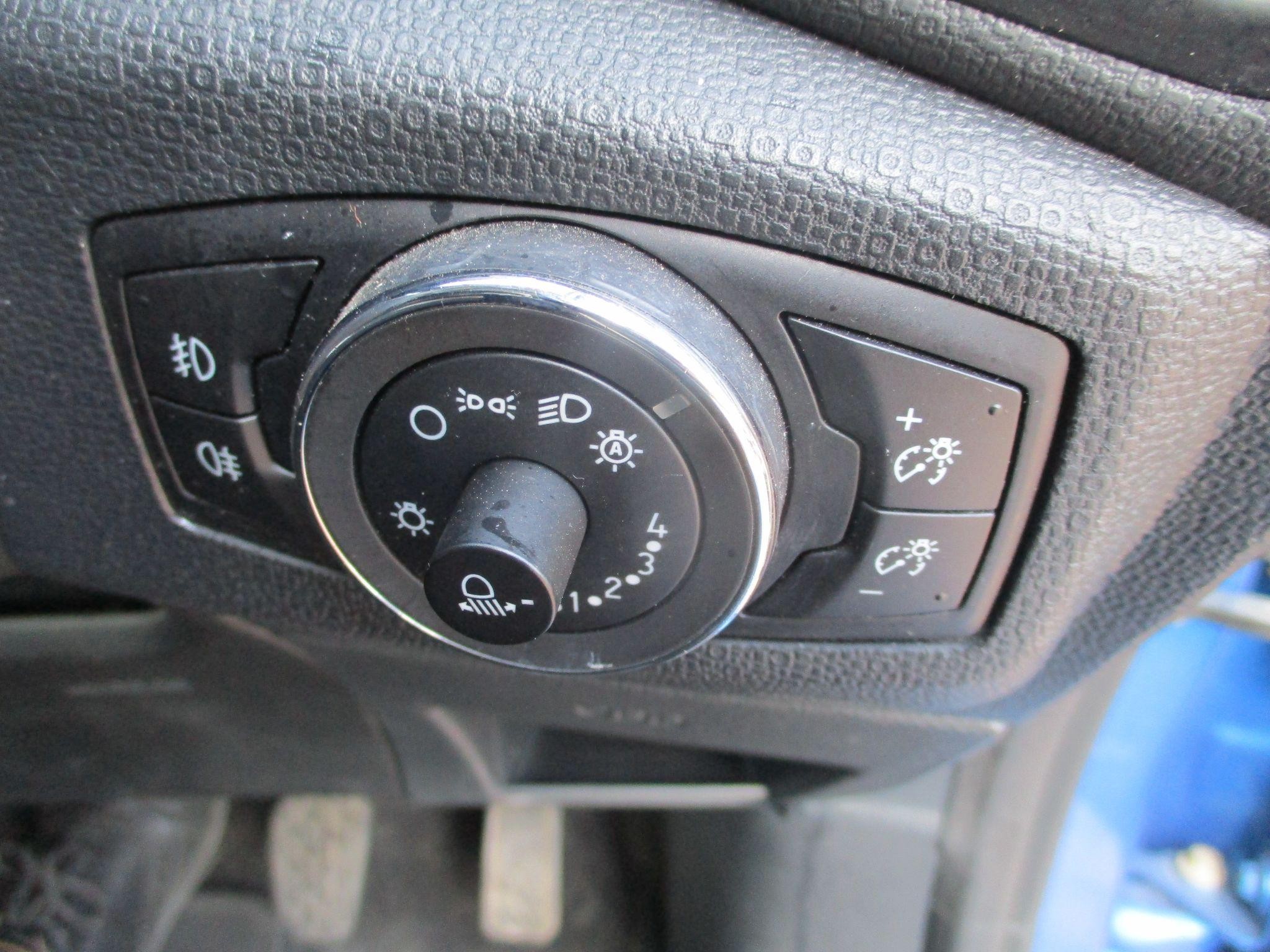 Ford EcoSport Image 11
