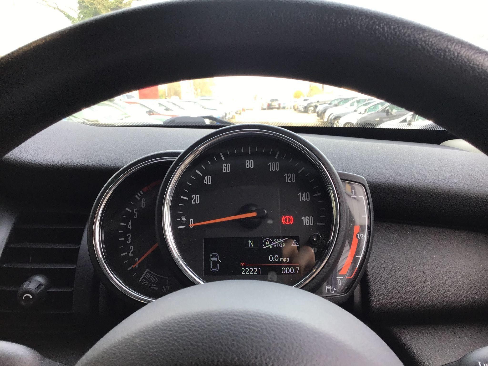 MINI Hatch Image 11