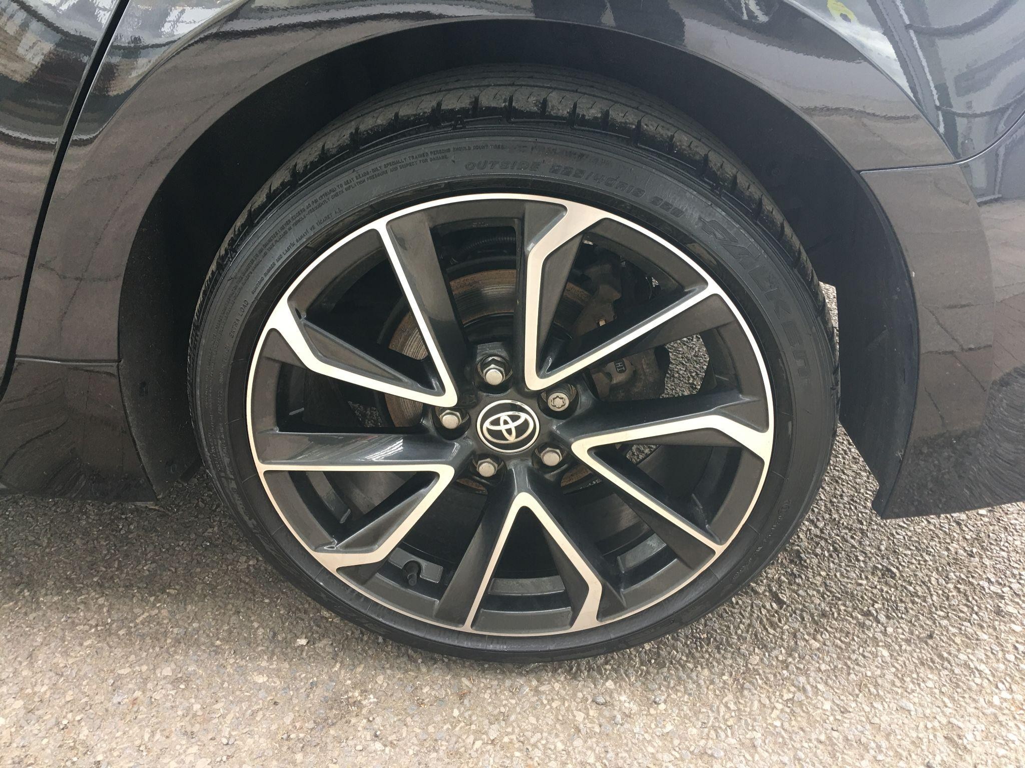 Toyota Corolla Image 11
