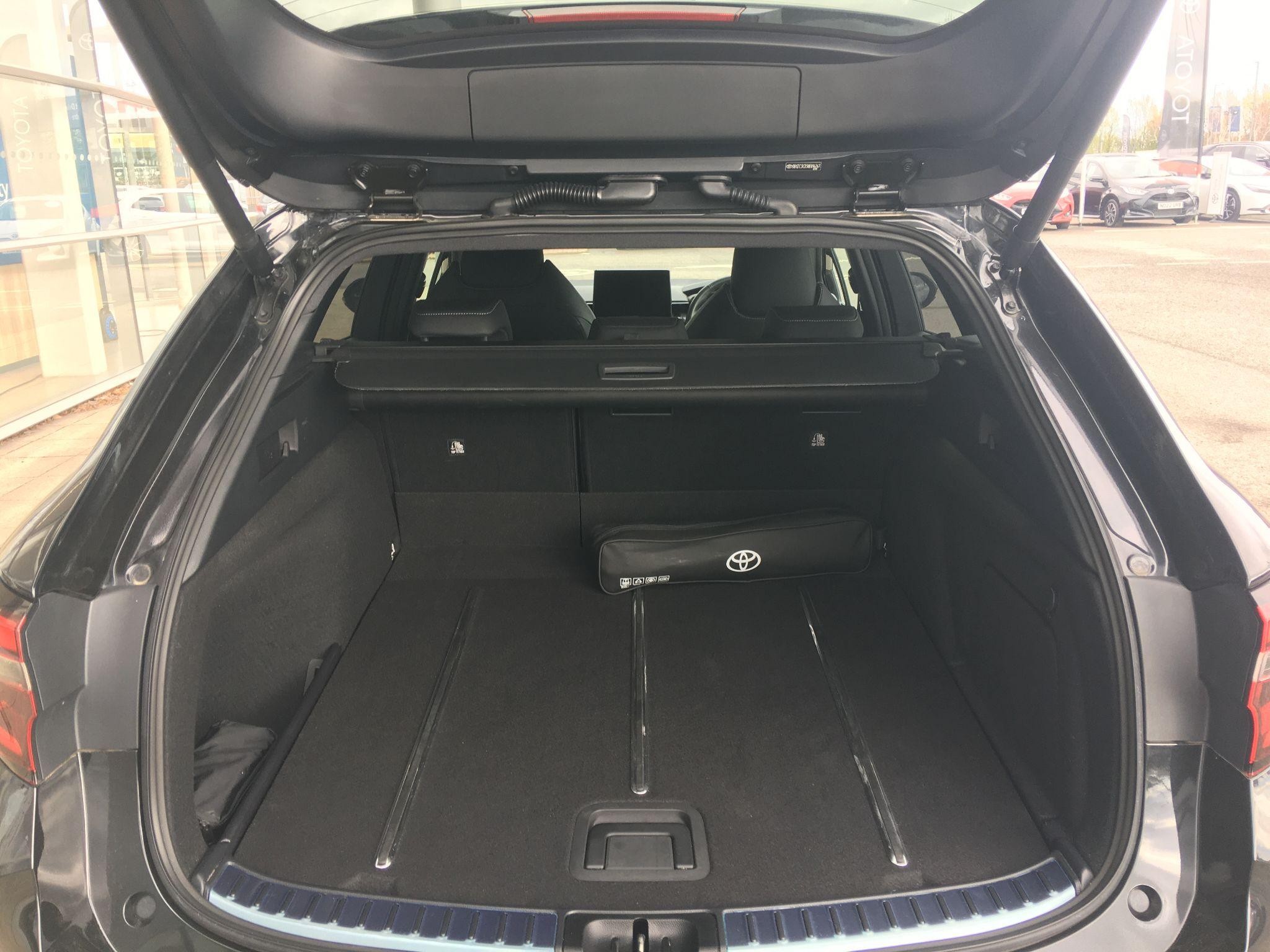 Toyota Corolla Image 12