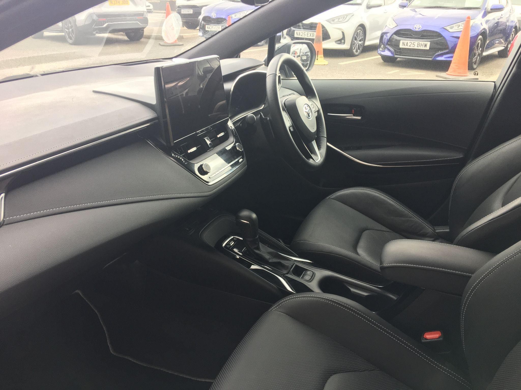 Toyota Corolla Image 15