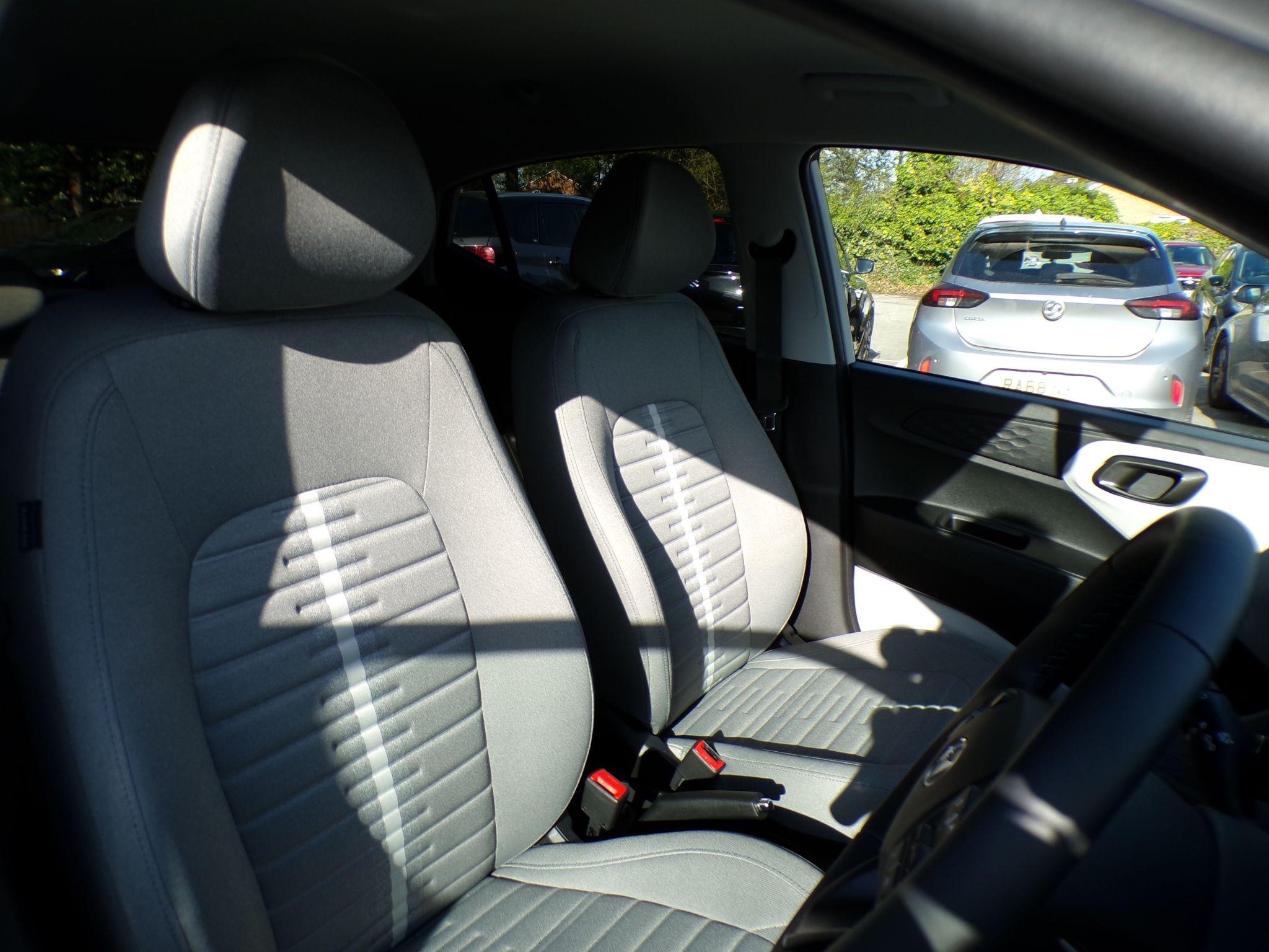 Hyundai i10 Image 9