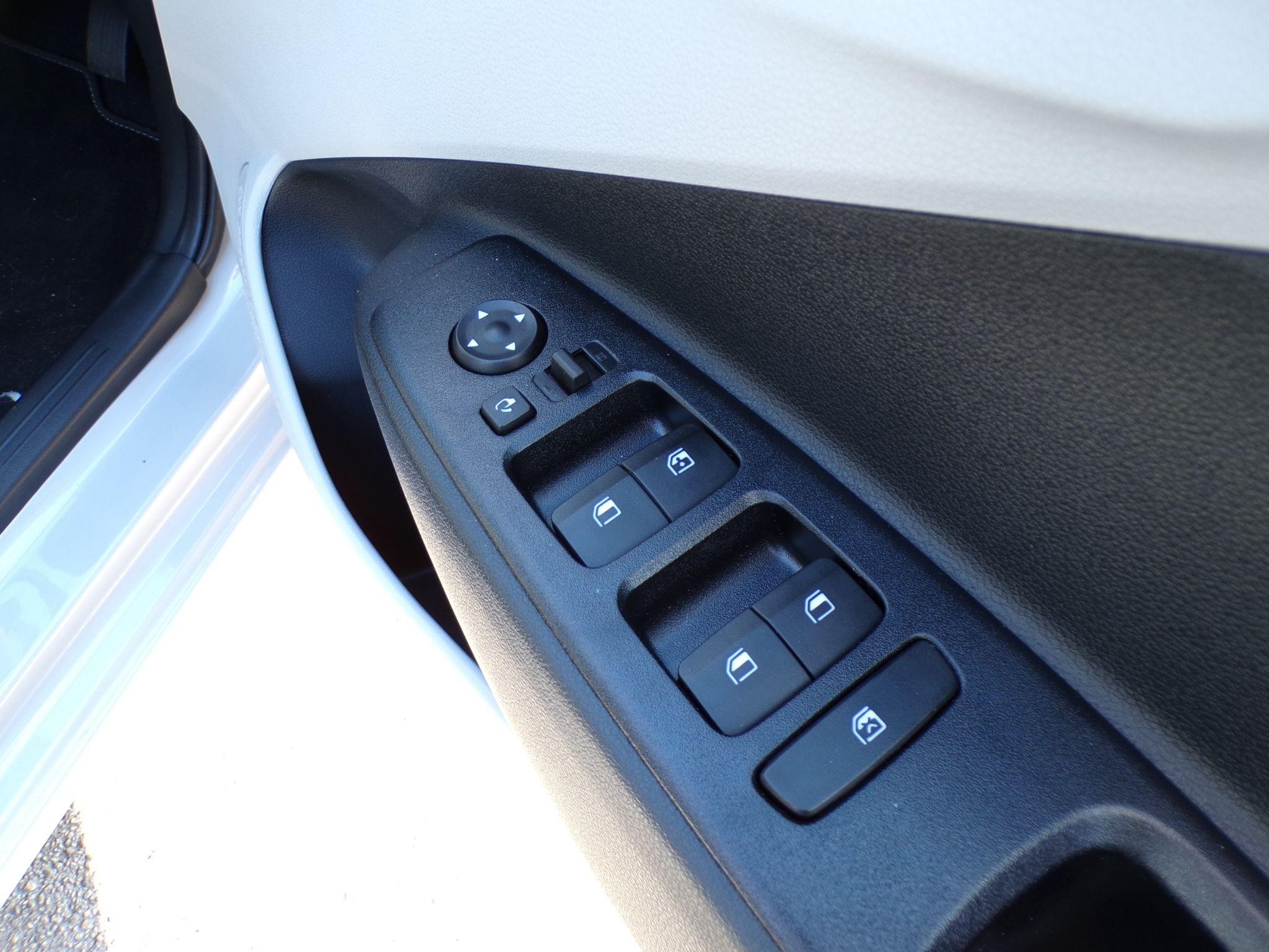 Hyundai i10 Image 13