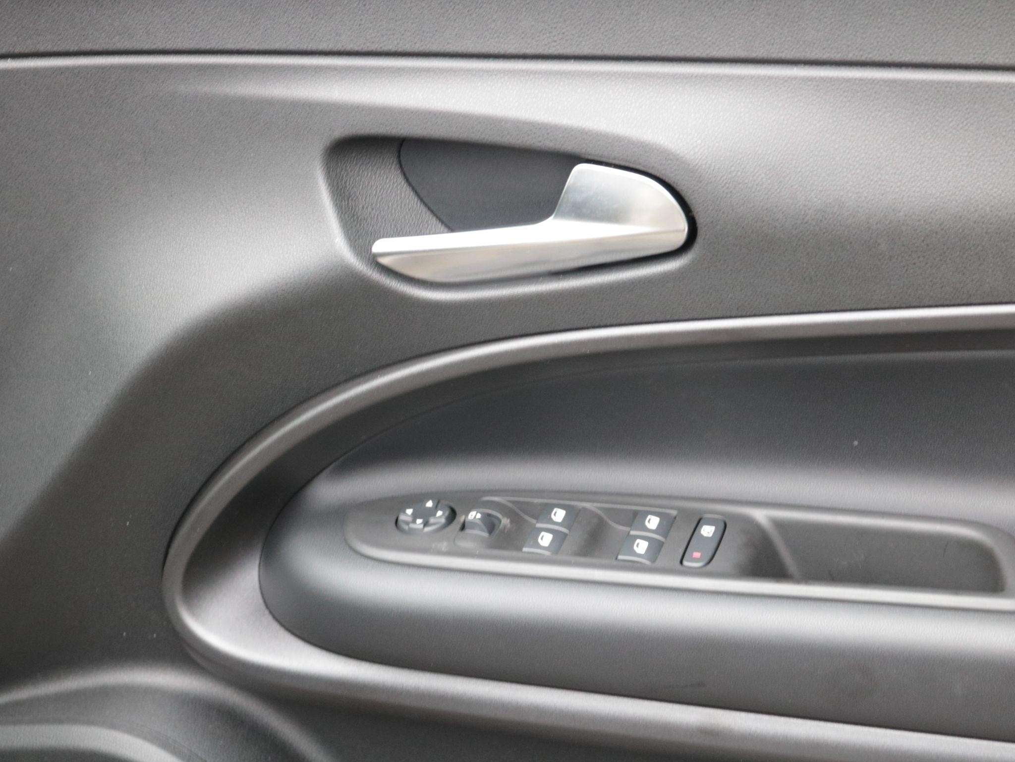 Jeep Avenger Image 28
