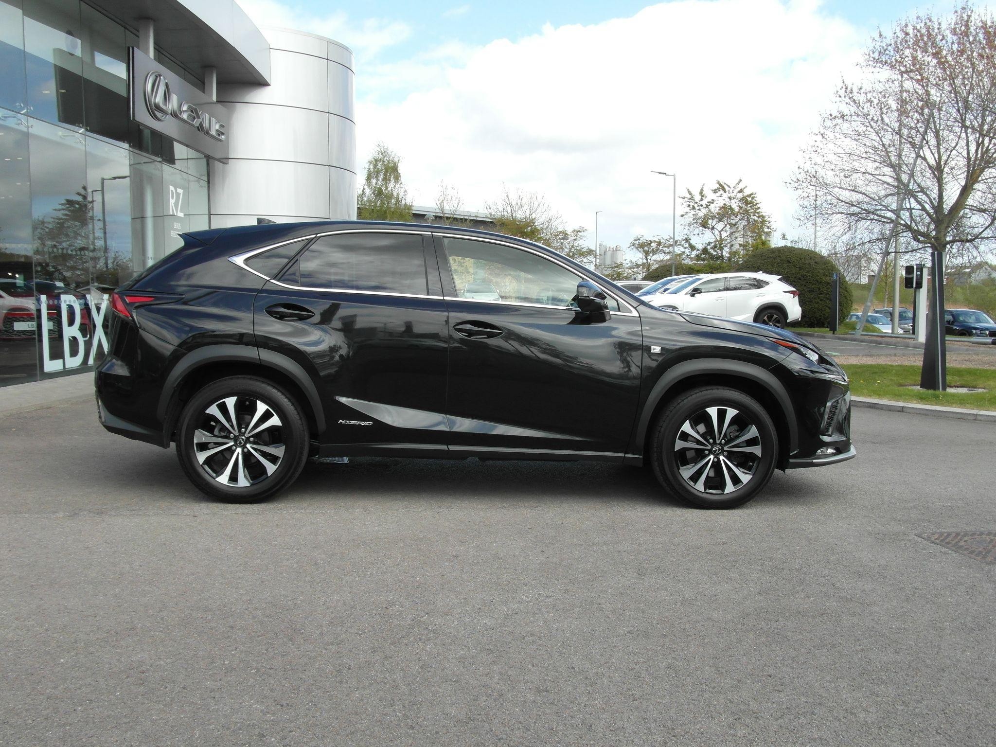 Lexus NX Image 9