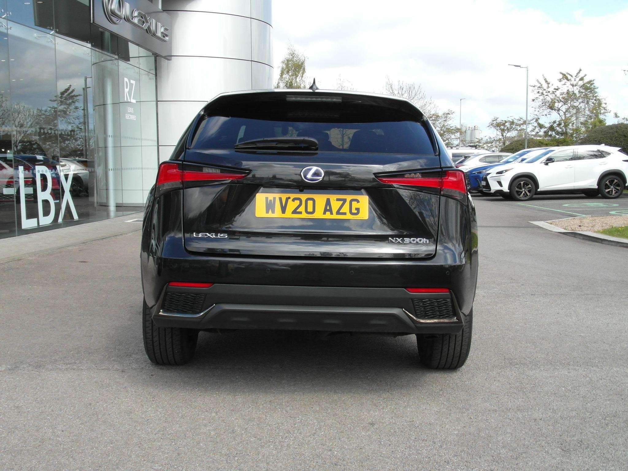 Lexus NX Image 18