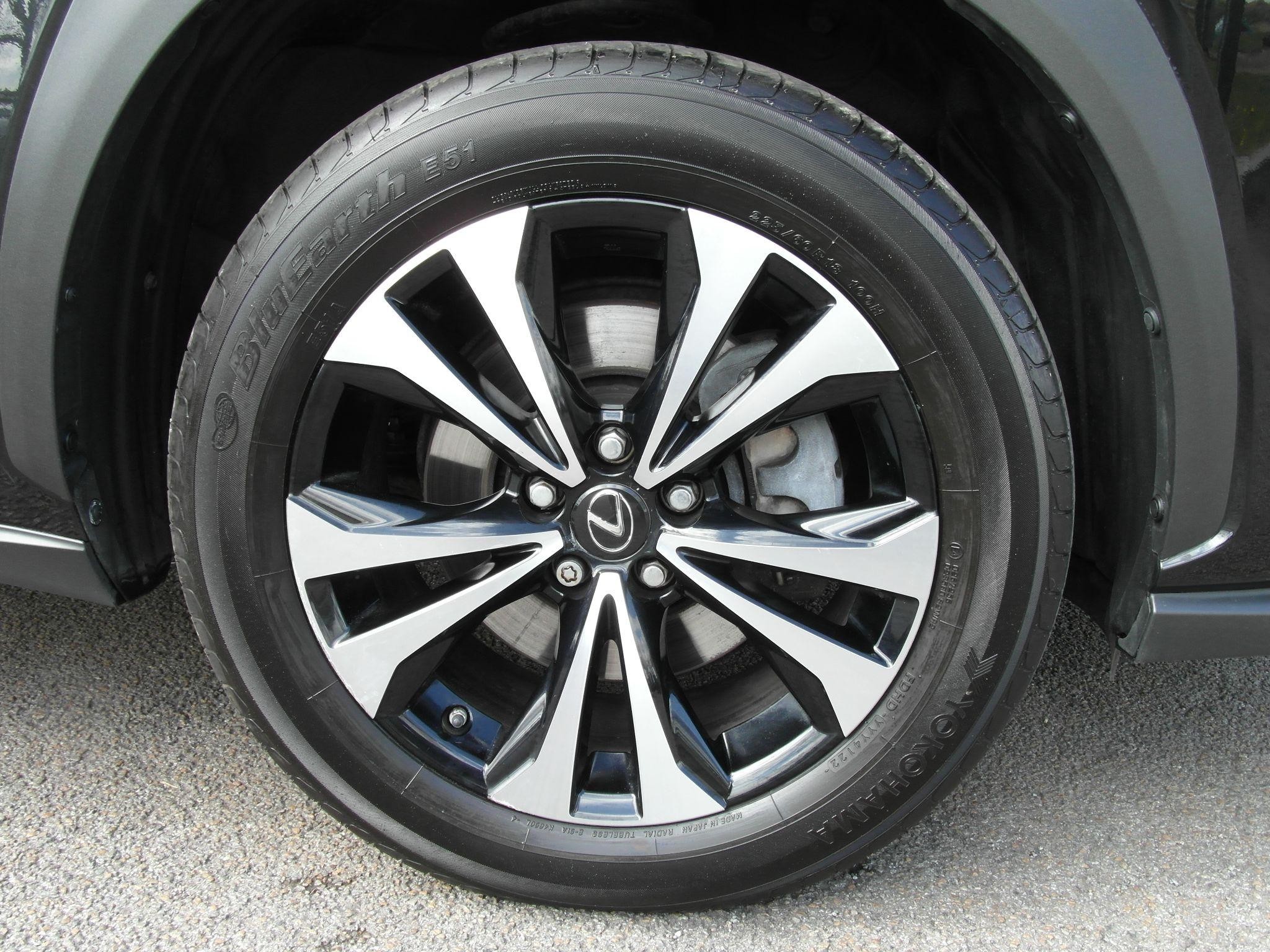 Lexus NX Image 21