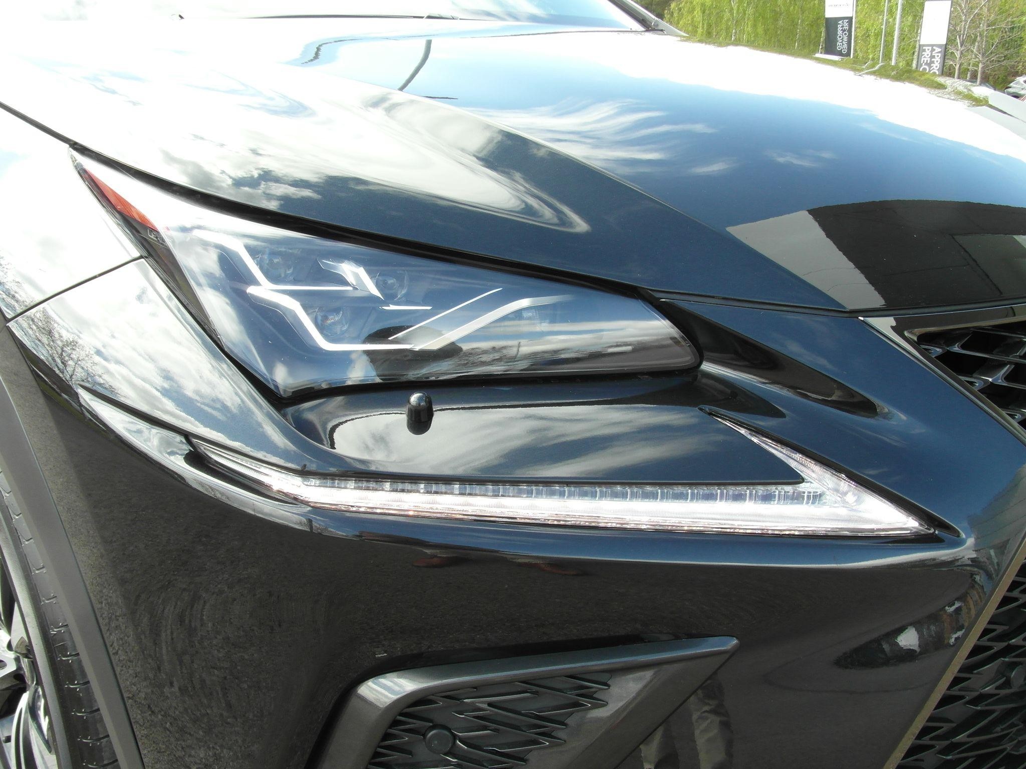Lexus NX Image 22