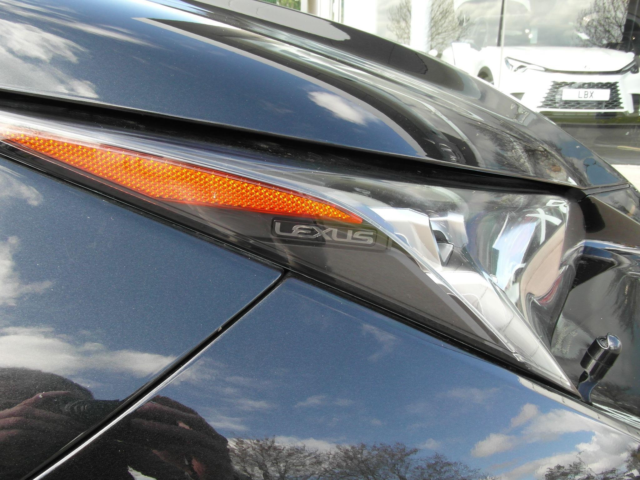 Lexus NX Image 23