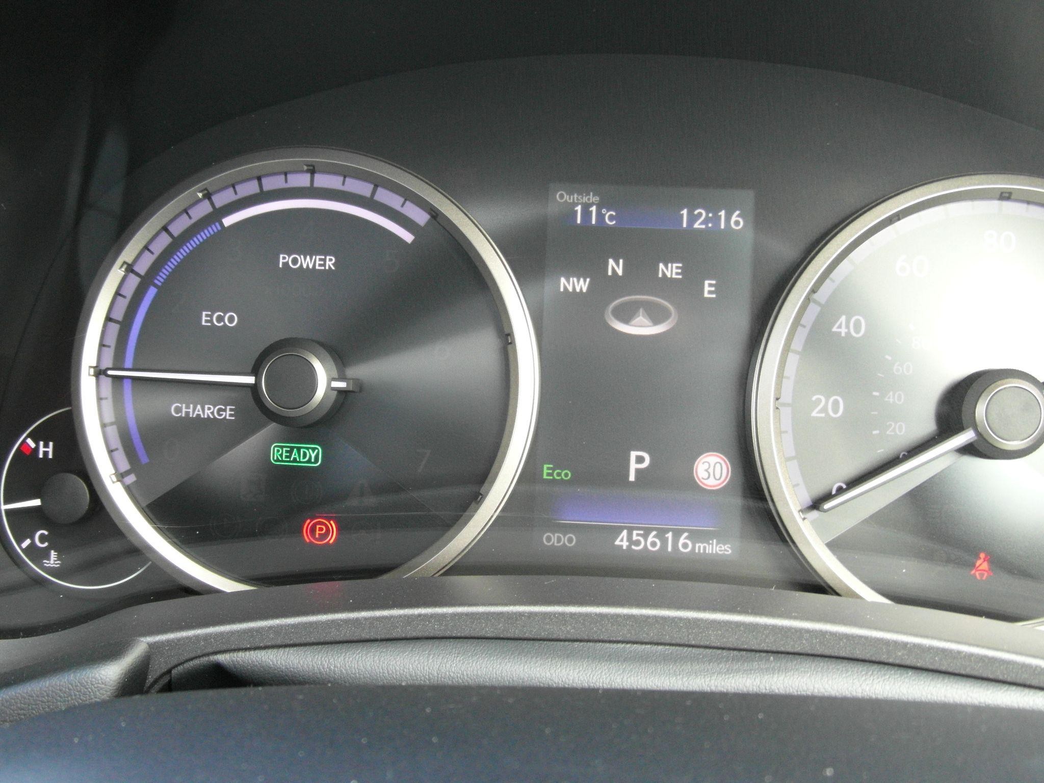 Lexus NX Image 32