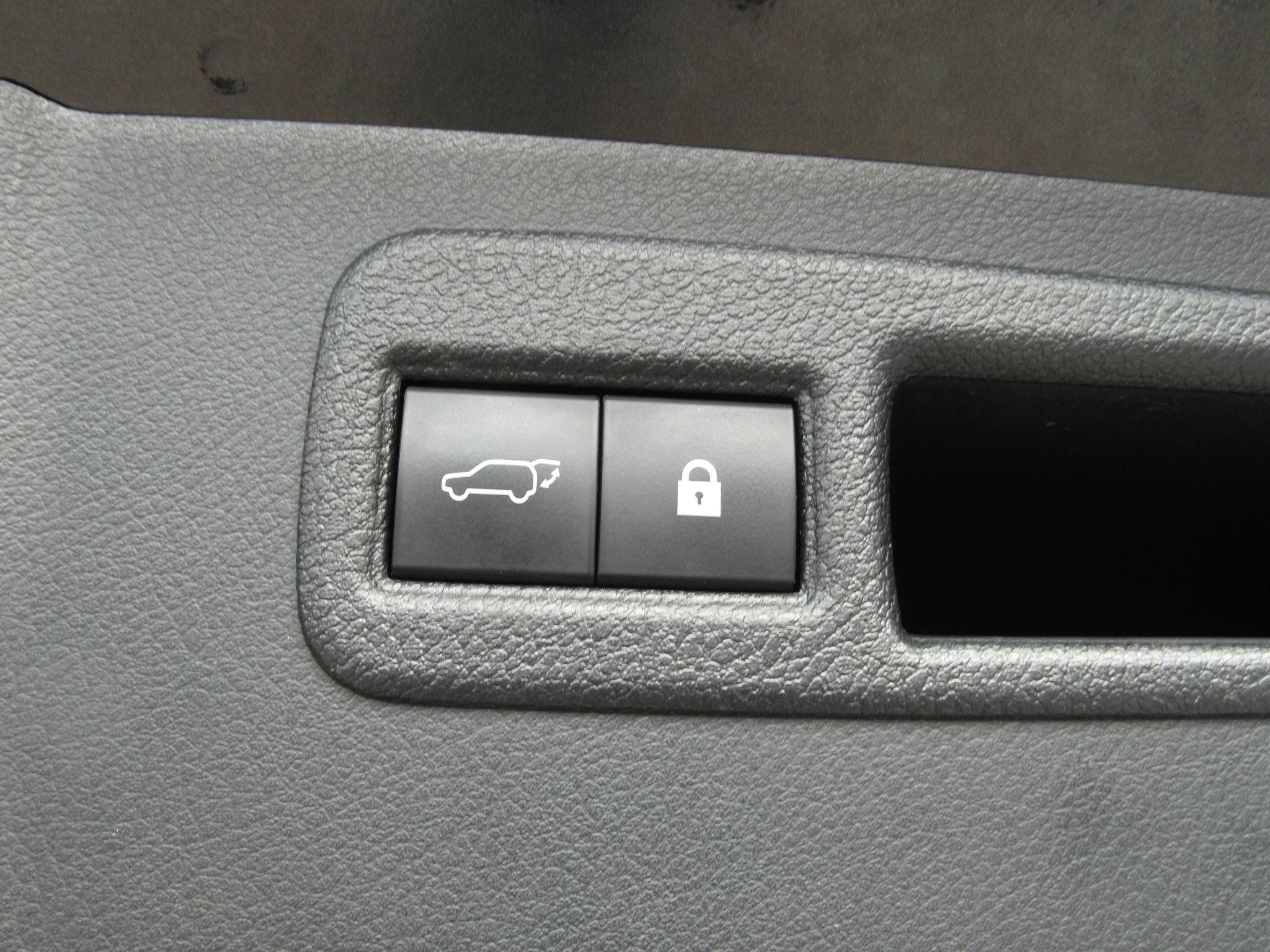 Lexus NX Image 41