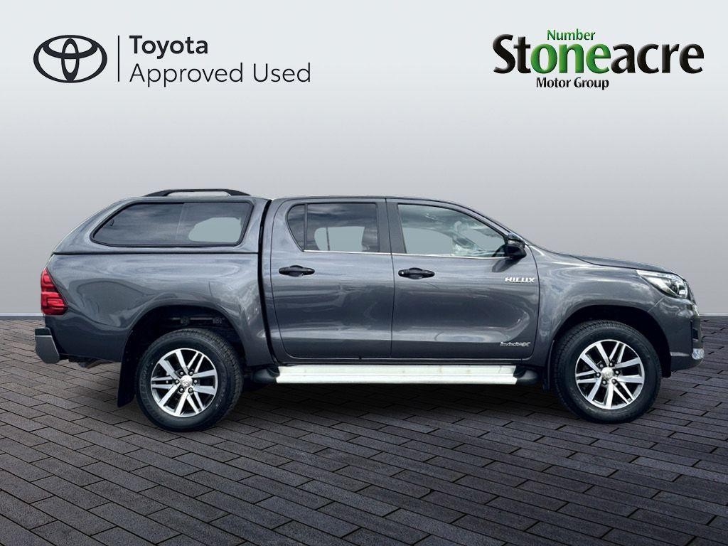 Toyota Hilux Image 4