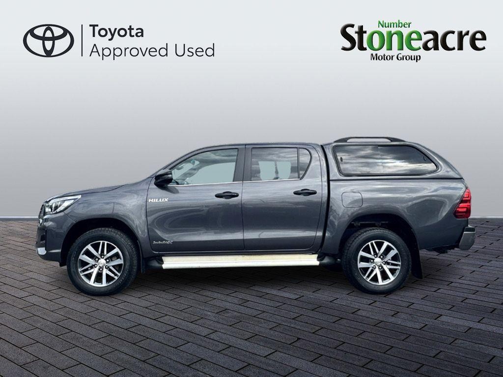 Toyota Hilux Image 8